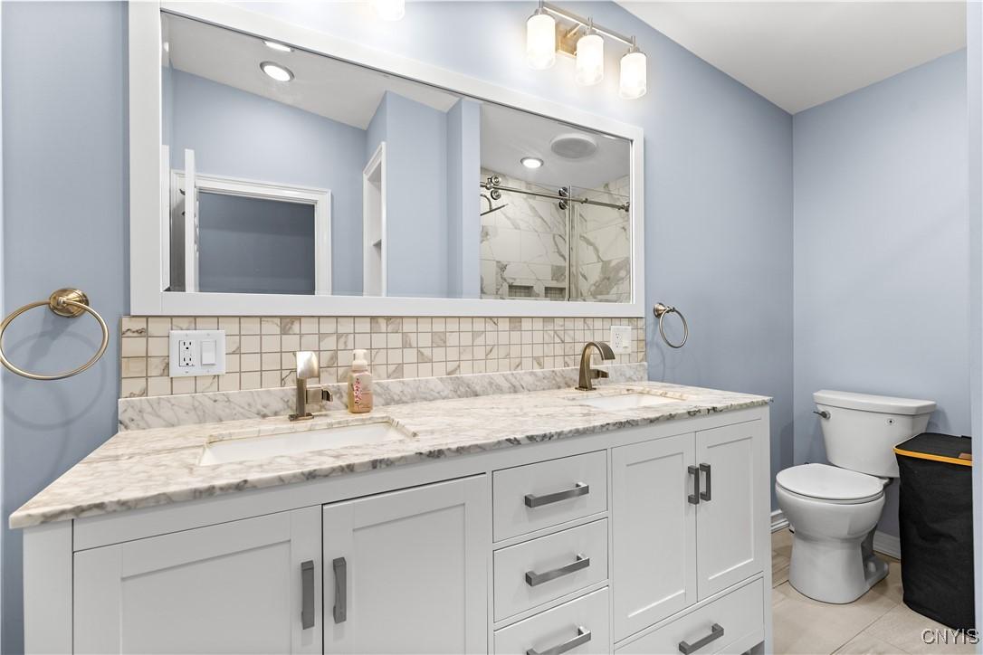 Deerfield, New York, 13502, United States, 6 Bedrooms Bedrooms, ,4 BathroomsBathrooms,Residential,For Sale,1971402