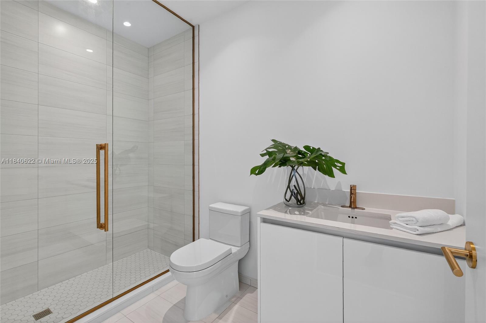 Miami, Florida, 33133, United States, 4 Bedrooms Bedrooms, ,4 BathroomsBathrooms,Residential,For Sale,1898315