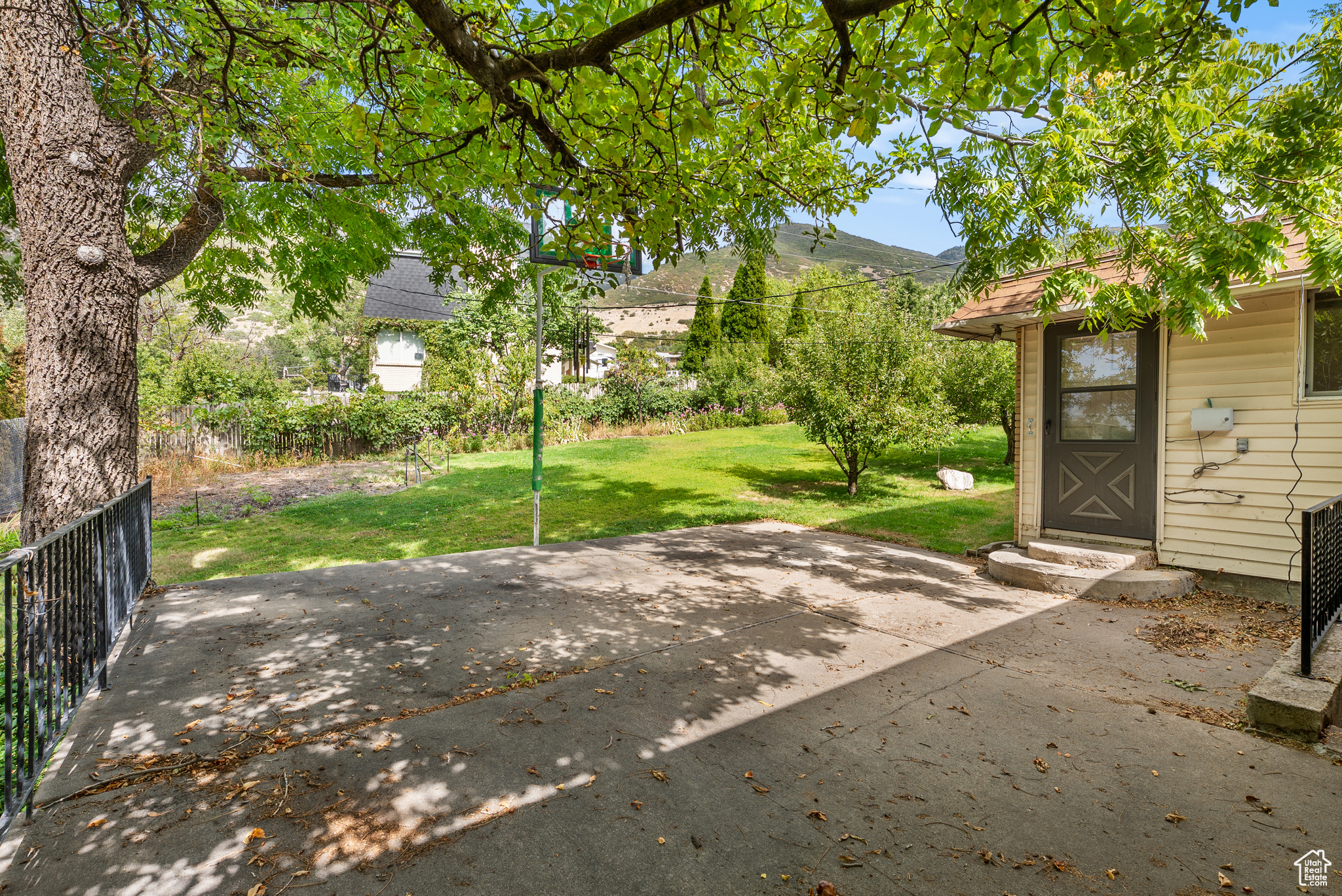Farmington, Utah, 84025, United States, 5 Bedrooms Bedrooms, ,1 BathroomBathrooms,Residential,For Sale,1927310