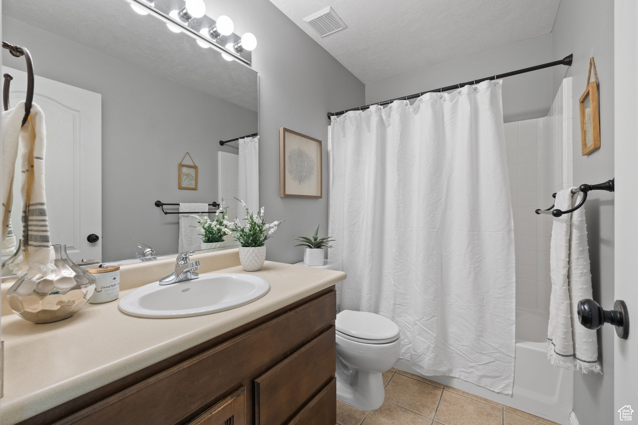 West Jordan, Utah, 84084, United States, 4 Bedrooms Bedrooms, ,3 BathroomsBathrooms,Residential,For Sale,1867498