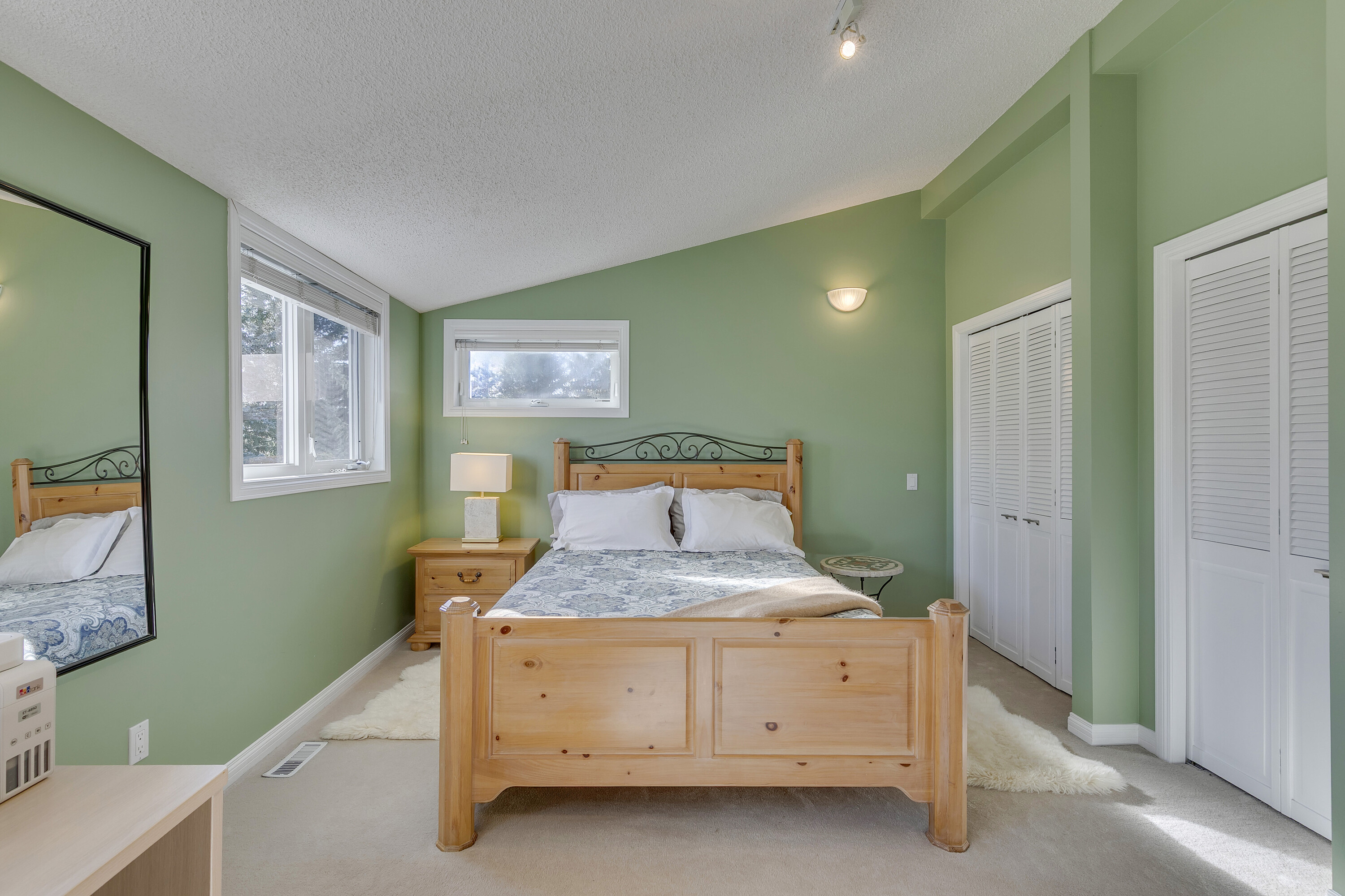  20 Acre Storybook Property - 物件實景