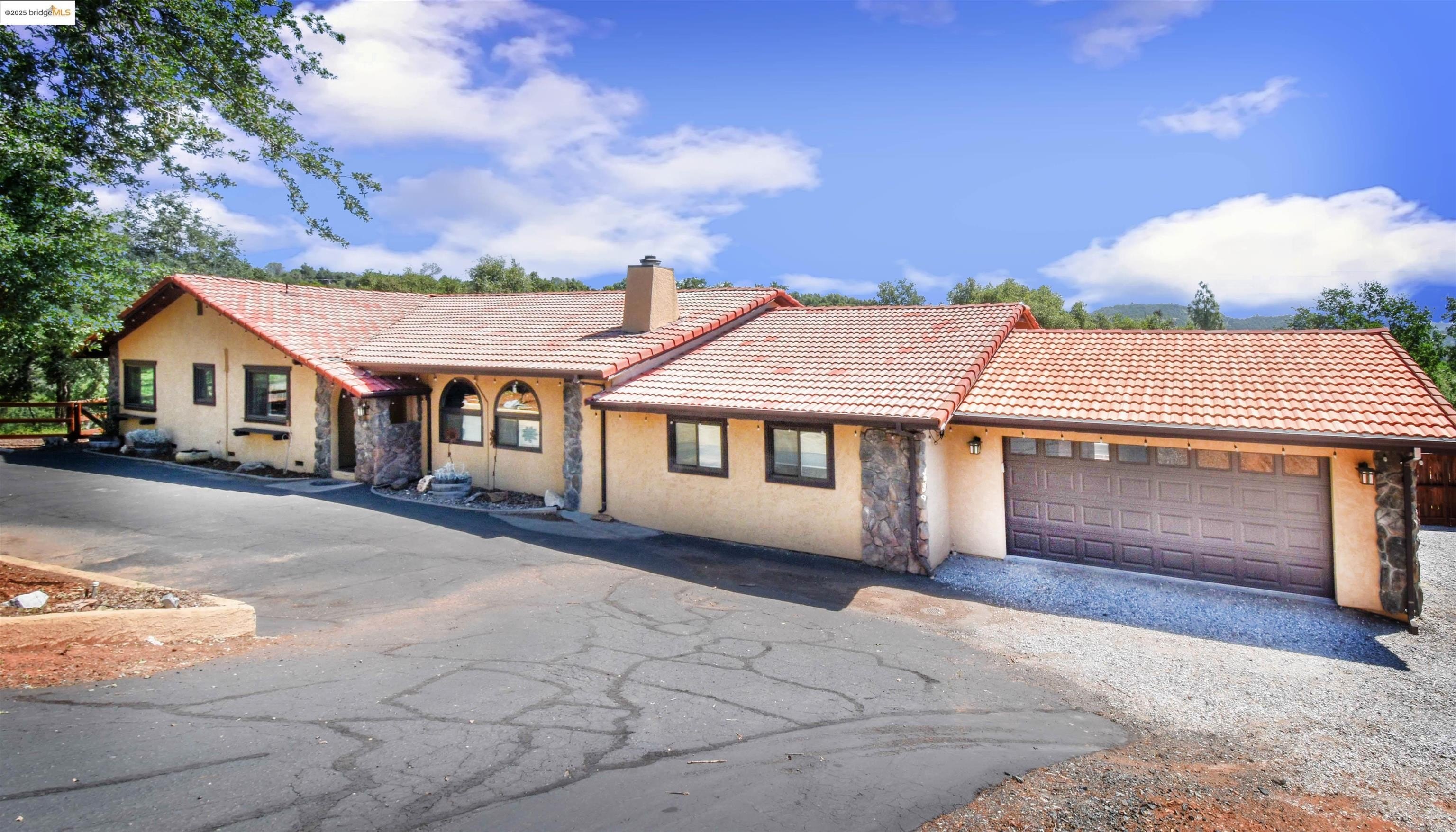 Sonora, California, 95370, United States, 4 Bedrooms Bedrooms, ,2 BathroomsBathrooms,Residential,For Sale,1934174