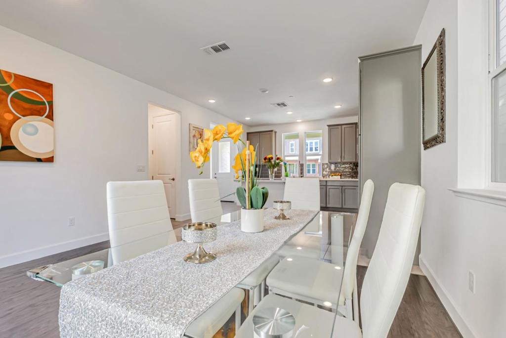 Hercules, California, 94547, United States, 4 Bedrooms Bedrooms, ,3 BathroomsBathrooms,Residential,For Sale,1978520