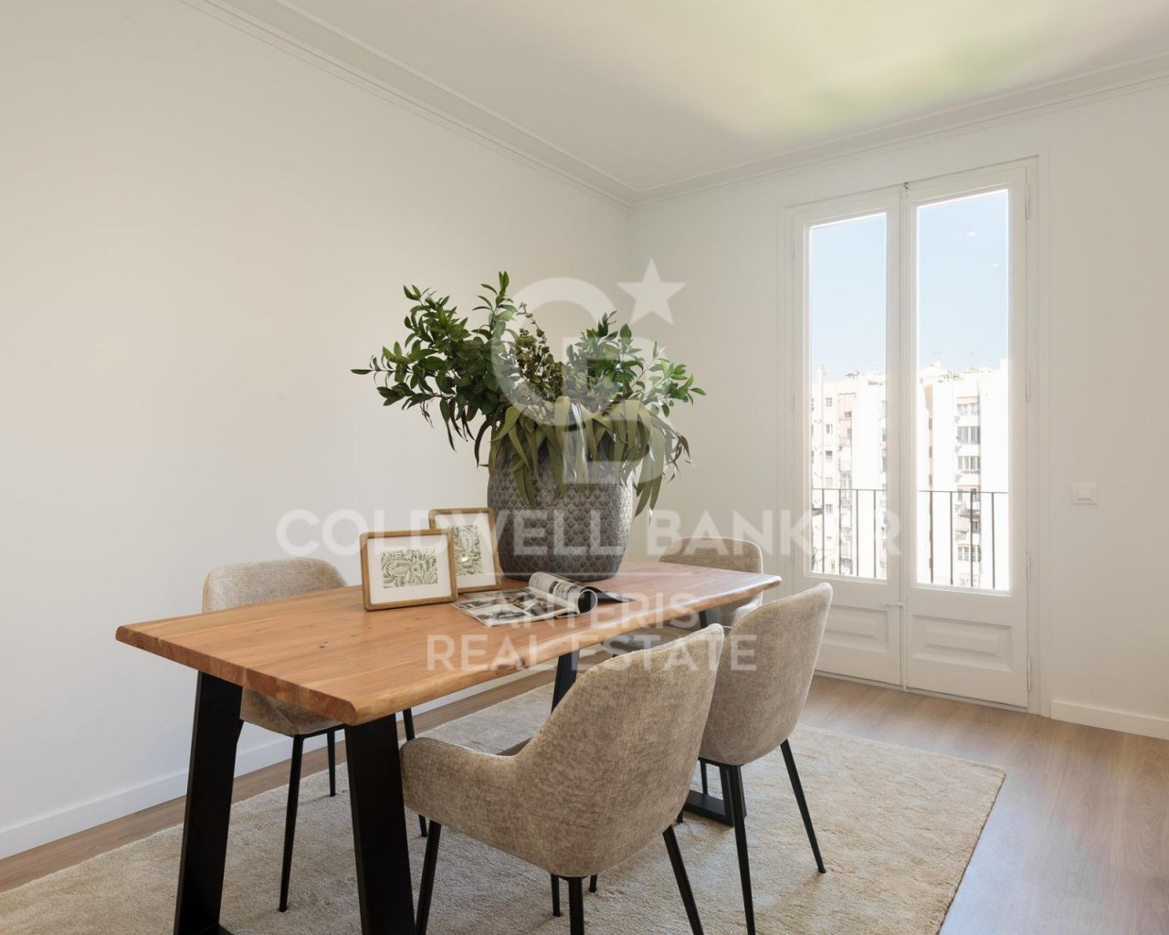Barcelona, Barcelona, Eixample, La Dreta de l'Eix, Barcelona, Catalonia, ES, 4 Bedrooms Bedrooms, ,2 BathroomsBathrooms,Residential,For Sale,Barcelona, Barcelona, Eixample, La Dreta de l'Eix,1626735