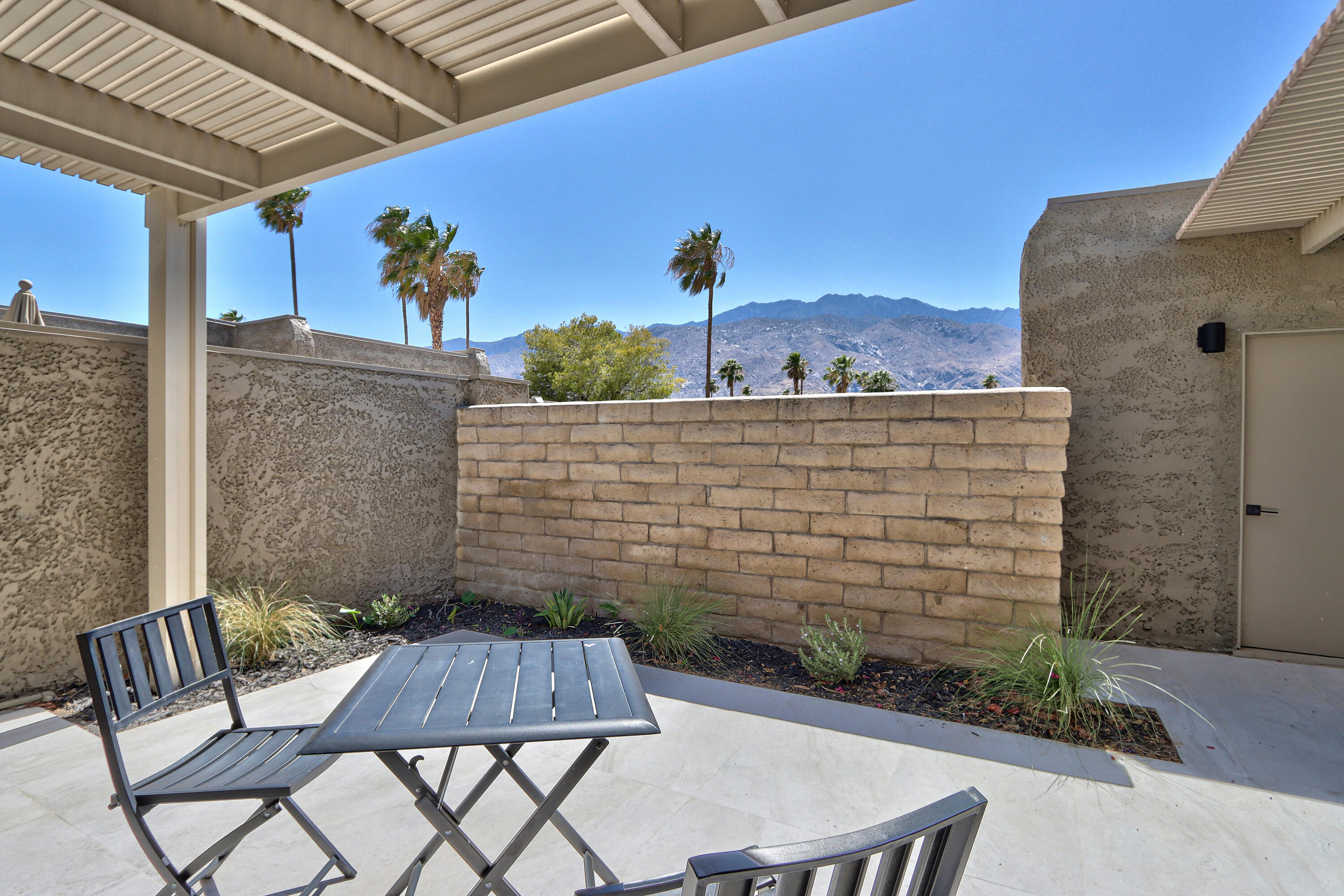 Palm Springs, California, 92262, United States, 2 Bedrooms Bedrooms, ,2 BathroomsBathrooms,Residential,For Sale,1890767