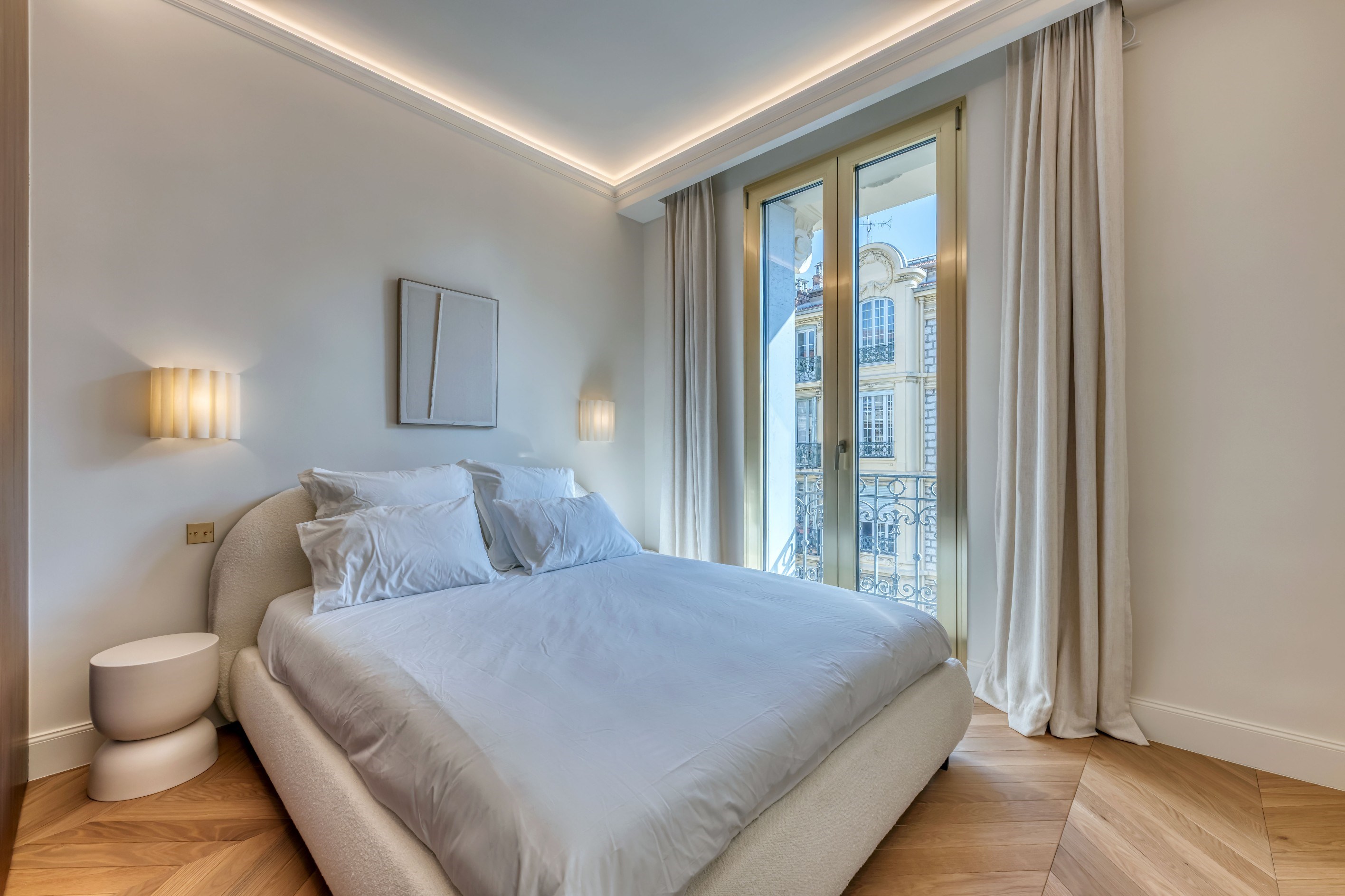  Character-filled three-bedroom apartment in Nice