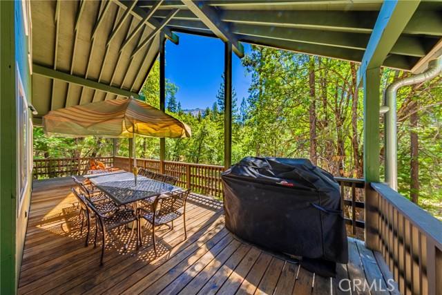 Yosemite, California, 95389, United States, 5 Bedrooms Bedrooms, ,4 BathroomsBathrooms,Residential,For Sale,1981132