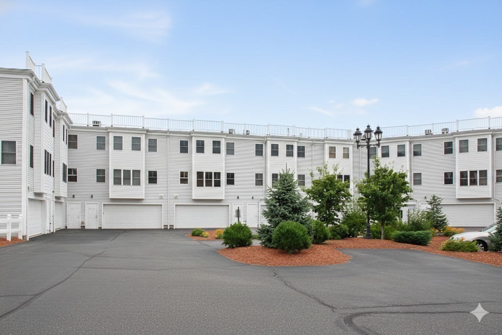 Norwood, Massachusetts, 02062, United States, 2 Bedrooms Bedrooms, ,2 BathroomsBathrooms,Residential,For Sale,1989094