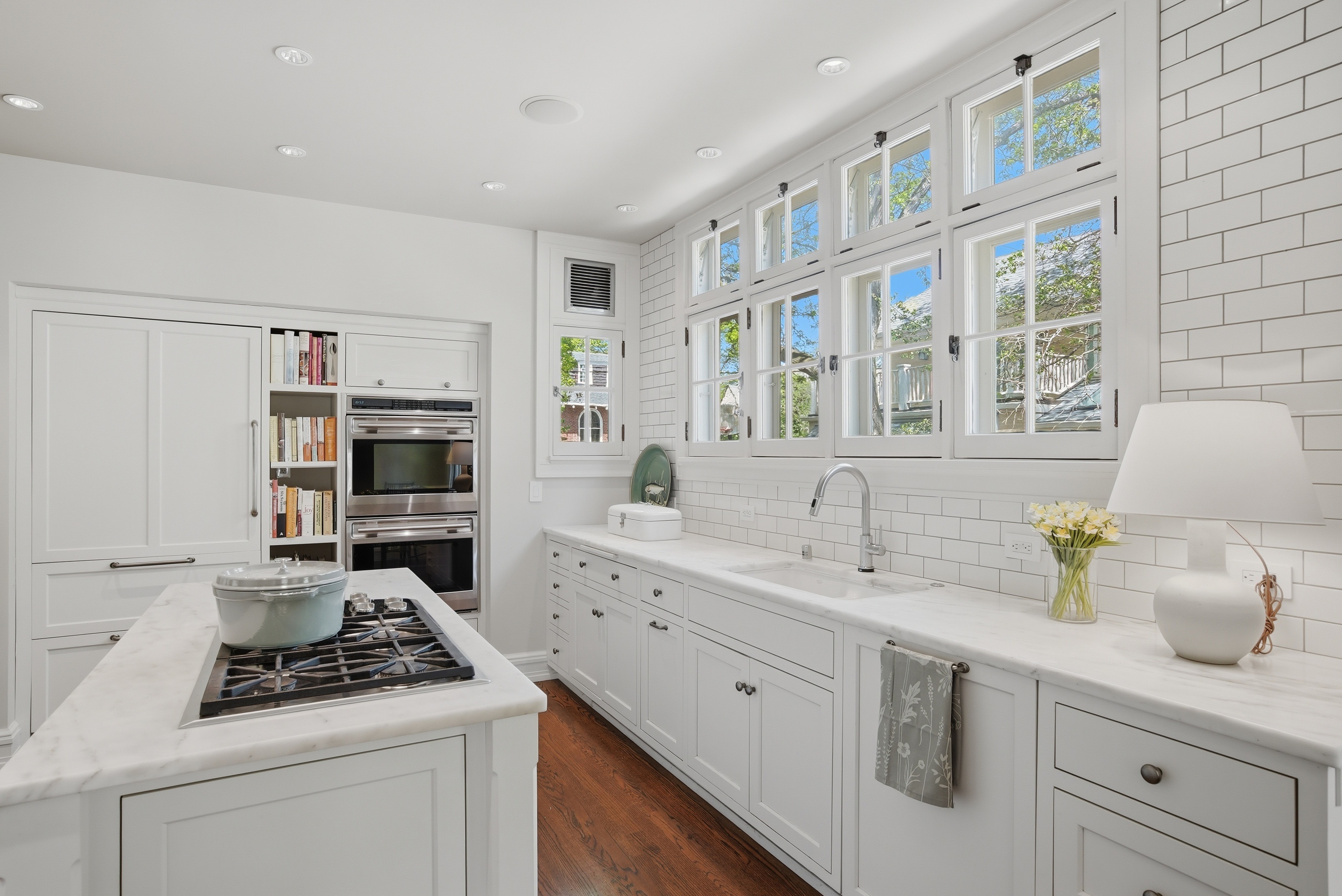  Timeless Shorewood Residence - 物件實景