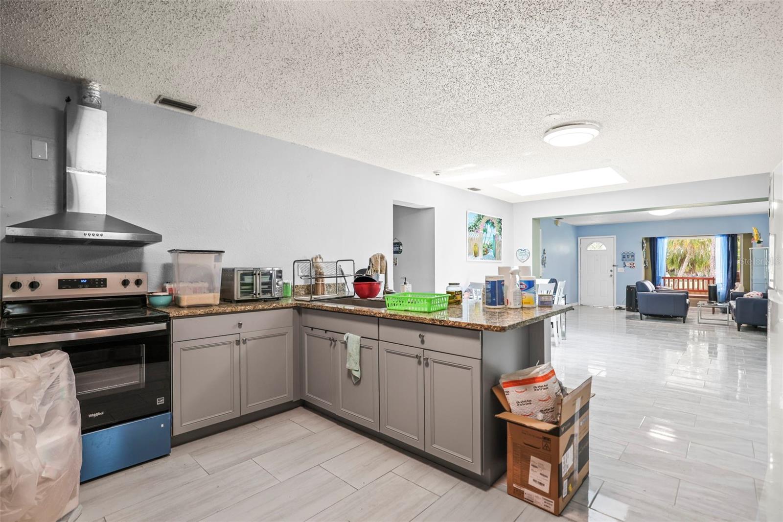Clearwater, Florida, 33760, United States, 3 Bedrooms Bedrooms, ,2 BathroomsBathrooms,Residential,For Sale,1826177