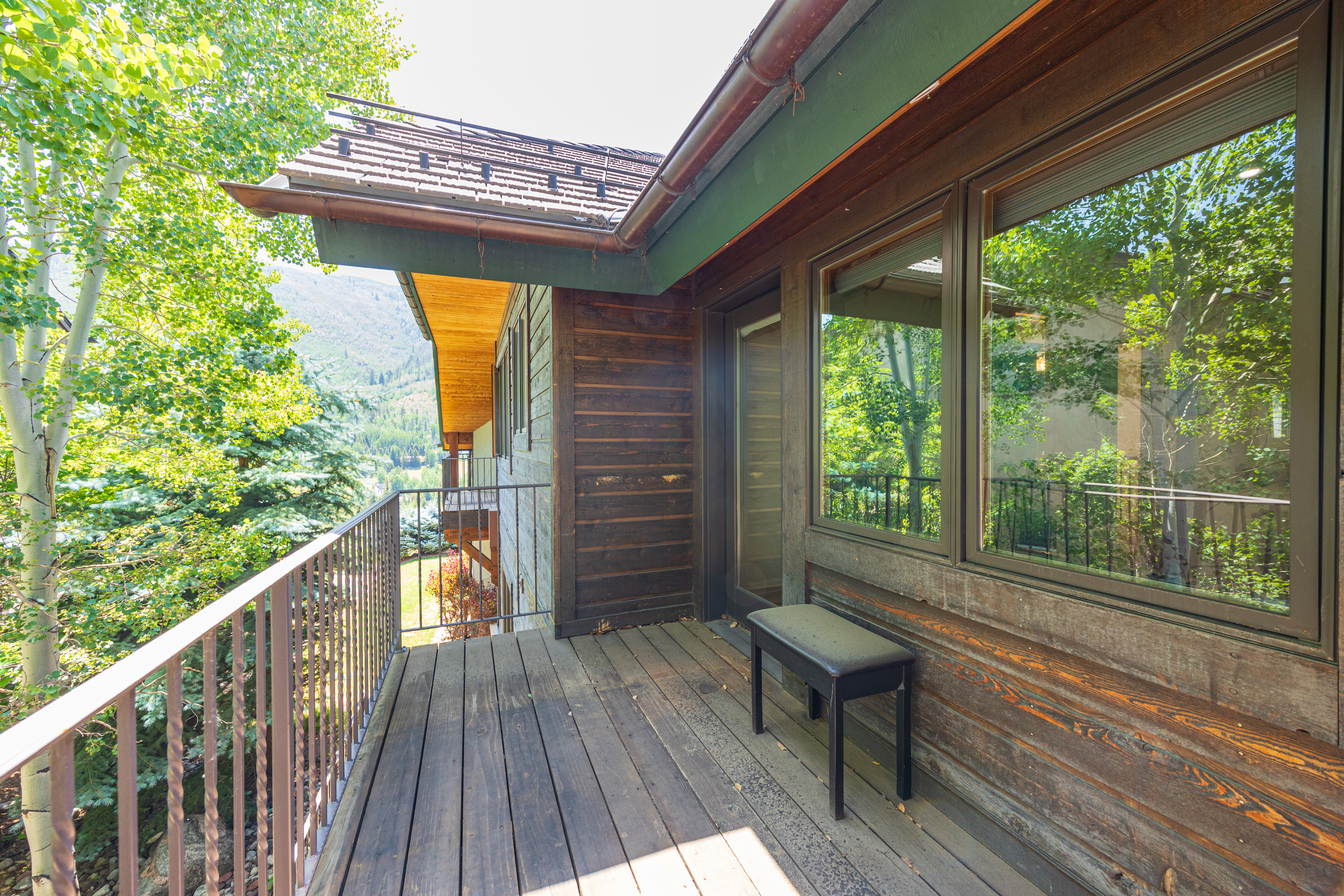  Custom-built, Single-family Home in the Exclusive Grand Traverse Neighborhood - 物件實景