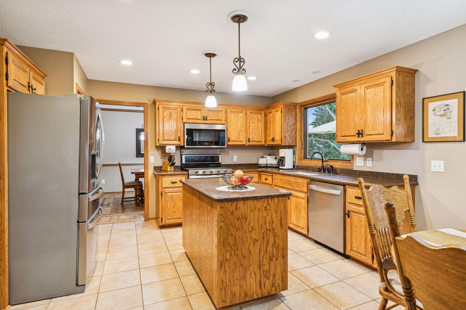 Woodbury, Minnesota, 55129, United States, 5 Bedrooms Bedrooms, ,3 BathroomsBathrooms,Residential,For Sale,1998443