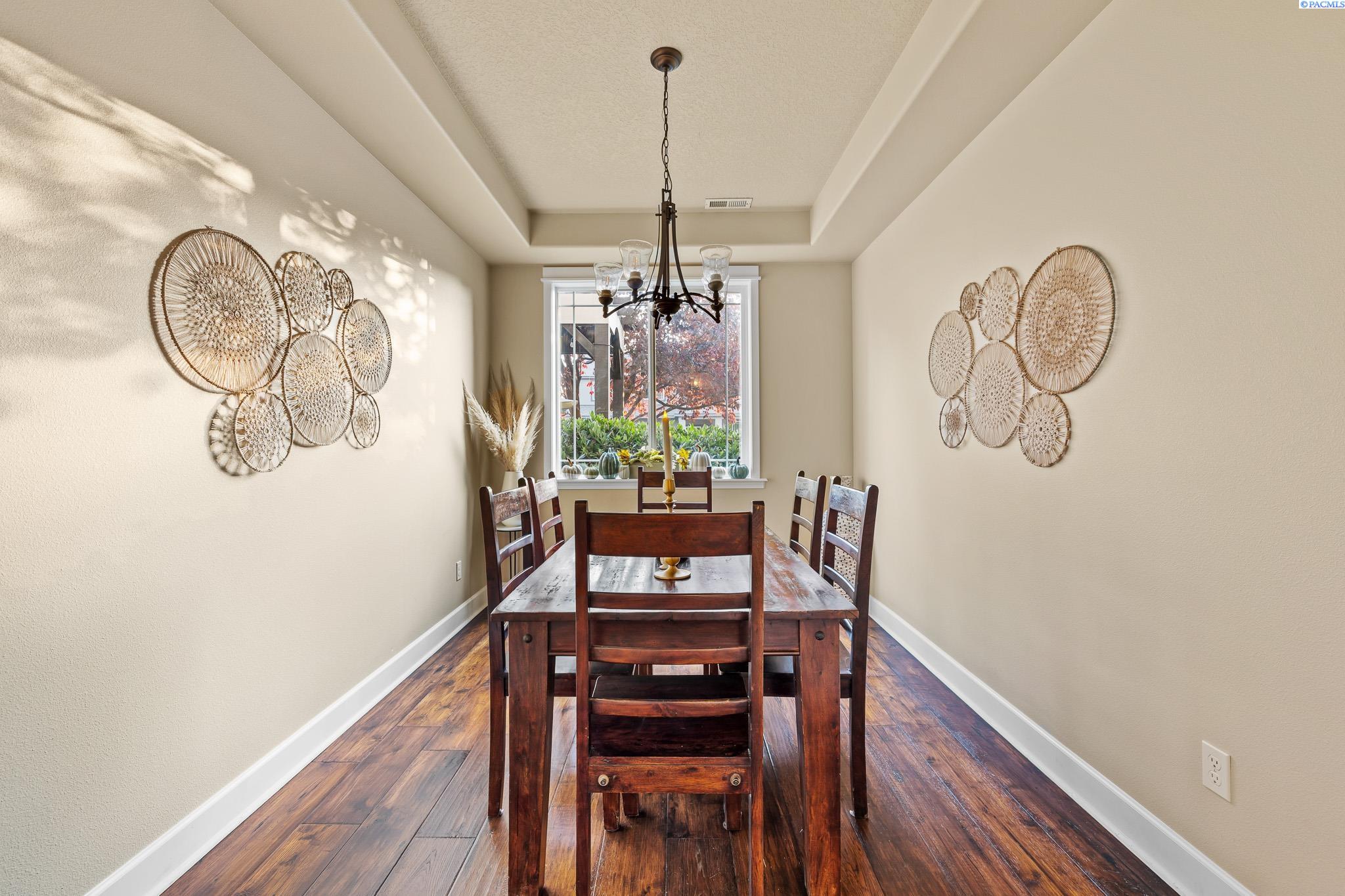 Kennewick, Washington, 99338, United States, 4 Bedrooms Bedrooms, ,3 BathroomsBathrooms,Residential,For Sale,1982934