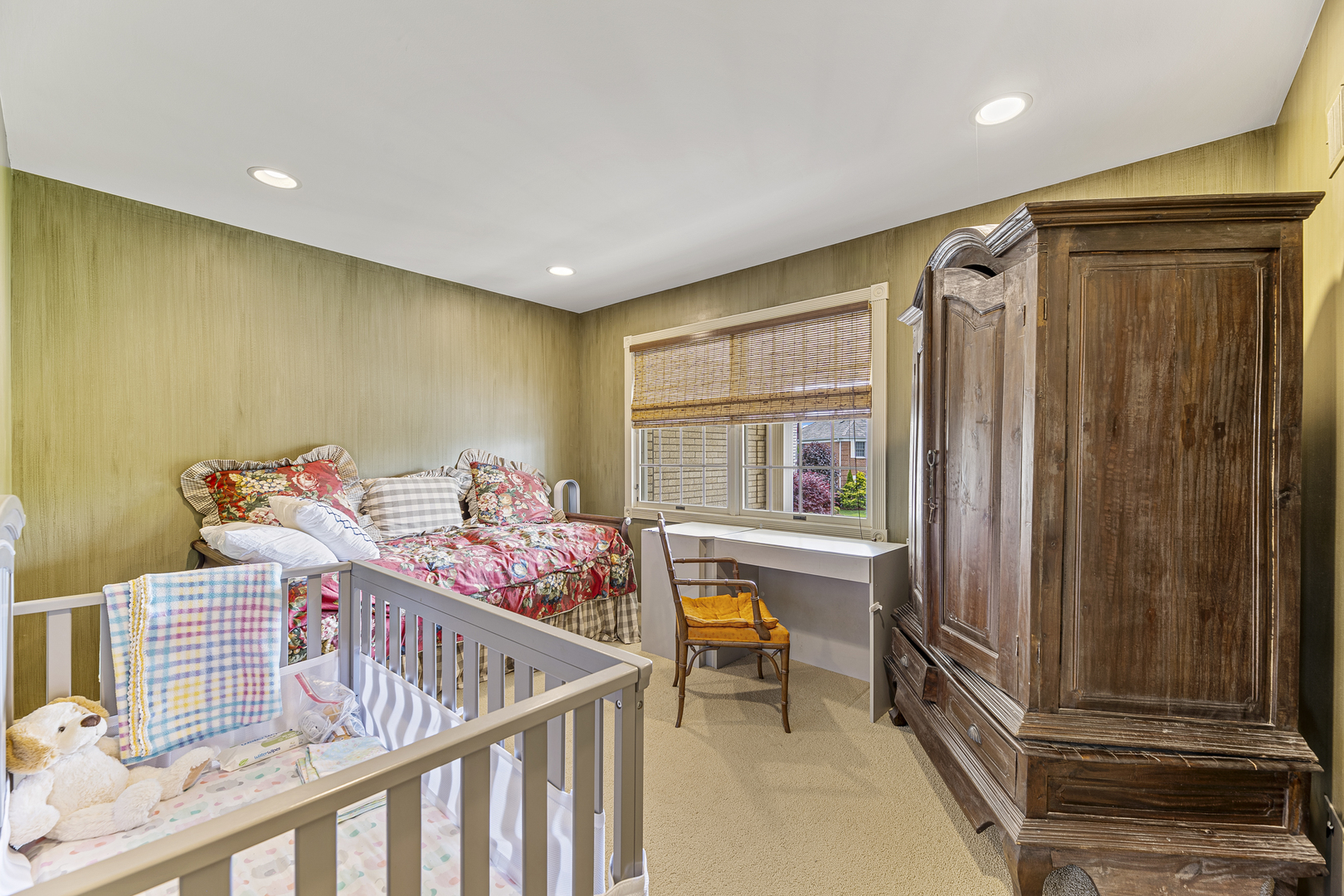 Glenview, Illinois, 60026, United States, 5 Bedrooms Bedrooms, ,4 BathroomsBathrooms,Residential,For Sale,1951003