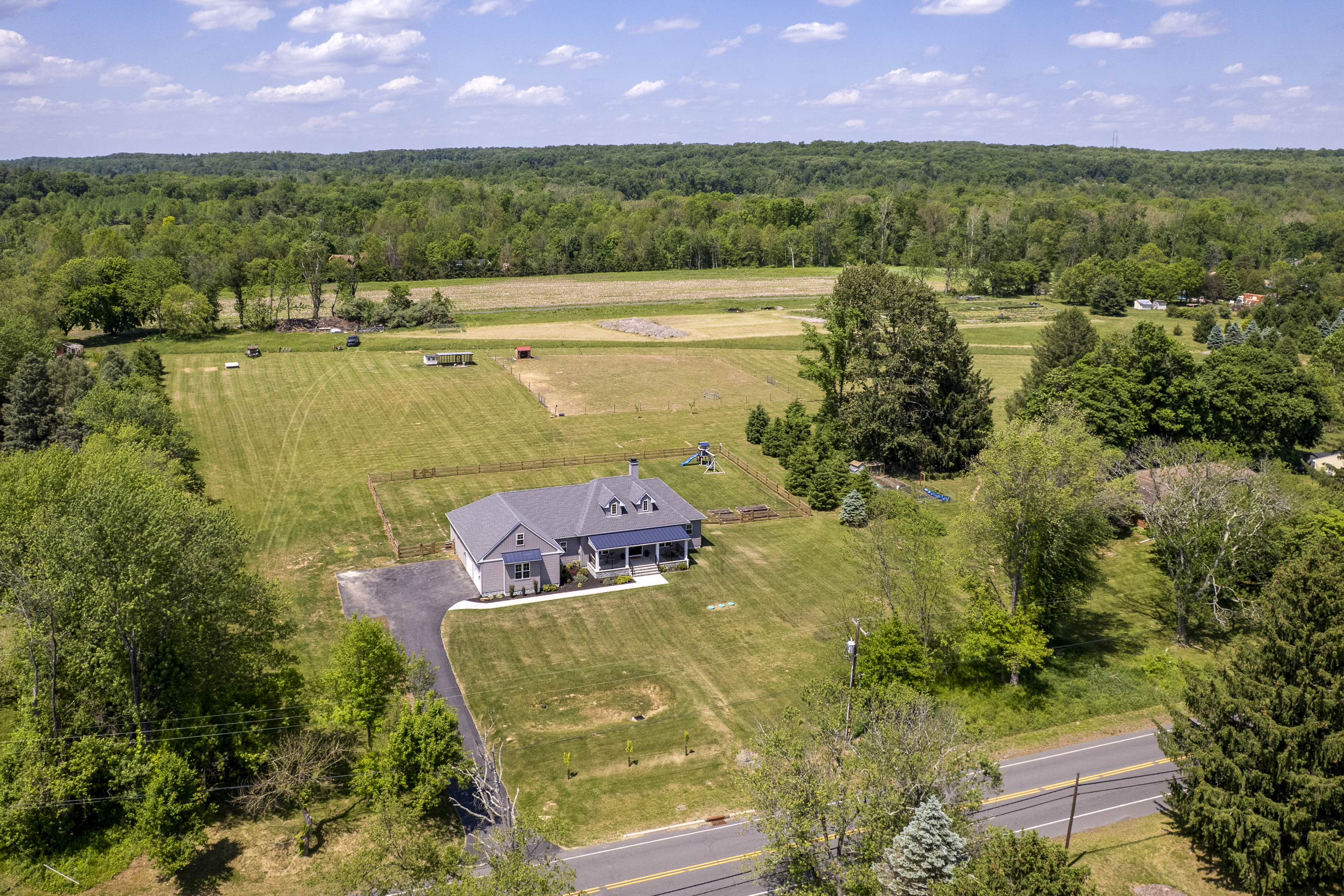  Elegant Open Concept Living on Six Pastoral Acres - 物件實景