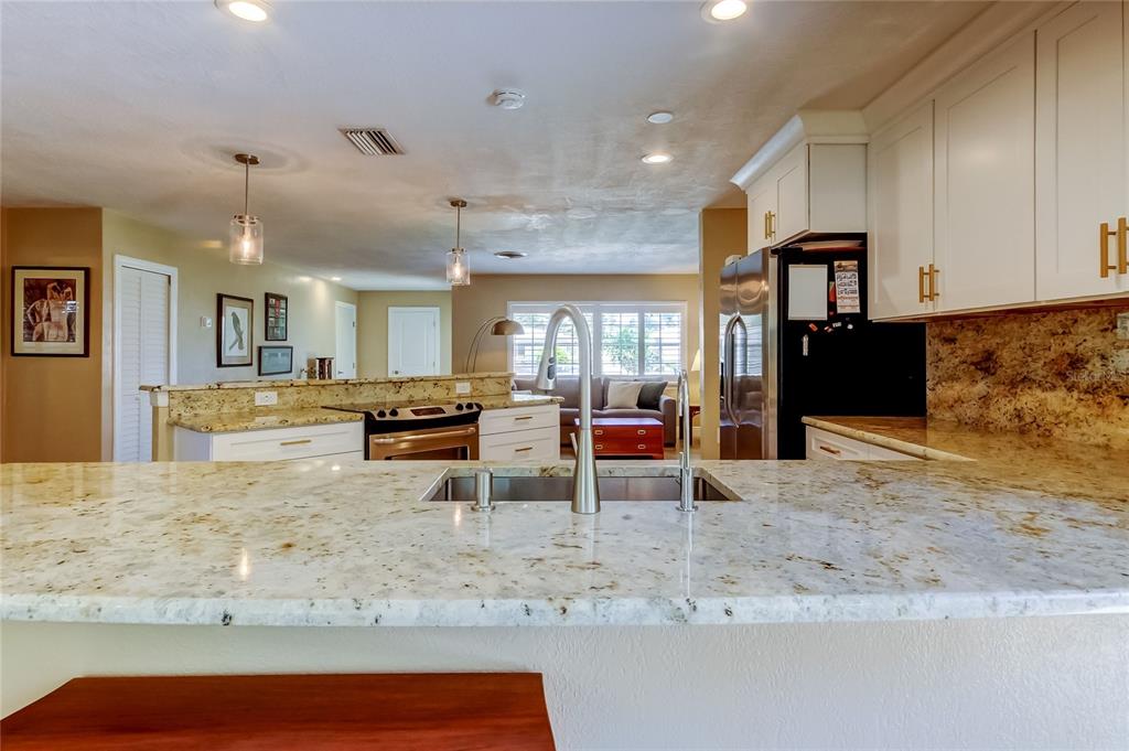 St Petersburg, Florida, 33703, United States, 3 Bedrooms Bedrooms, ,2 BathroomsBathrooms,Residential,For Sale,1821049