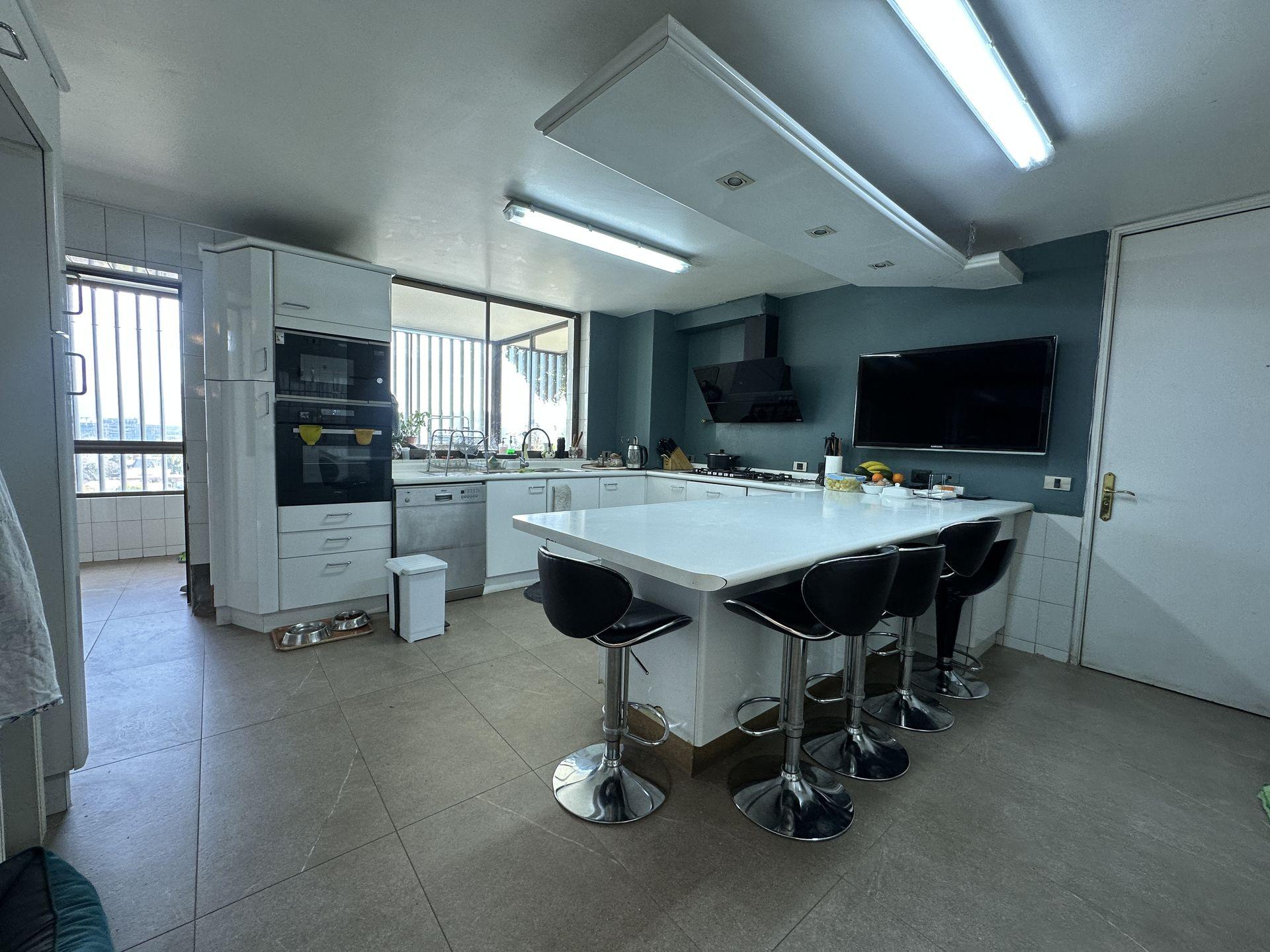 Vitacura, Chile, 3 Bedrooms Bedrooms, ,3 BathroomsBathrooms,Residential,For Sale,1911226