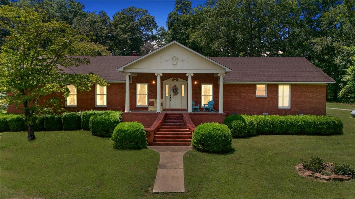 Five Points, Tennessee, 38457, United States, 4 Bedrooms Bedrooms, ,4 BathroomsBathrooms,Residential,For Sale,1902817