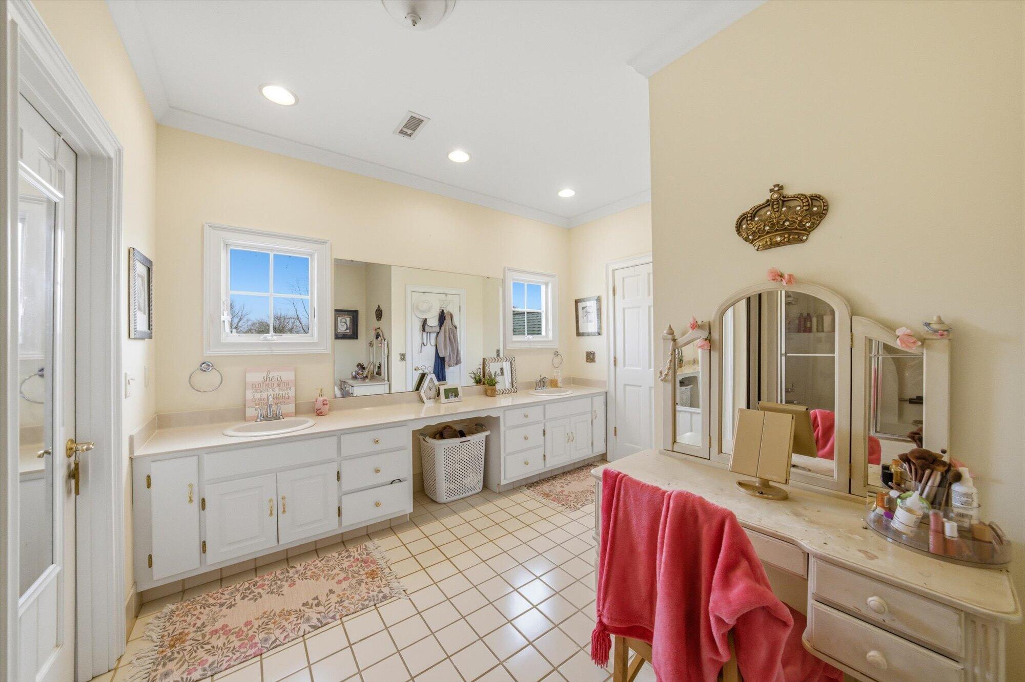 Athens, Tennessee, 37303, United States, 4 Bedrooms Bedrooms, ,4 BathroomsBathrooms,Residential,For Sale,2031458