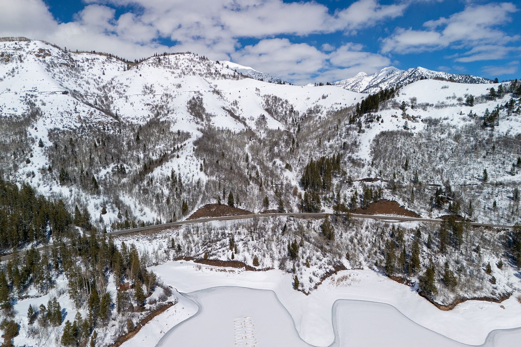  Property Overlooking the Palisades Reservoir - 物件實景
