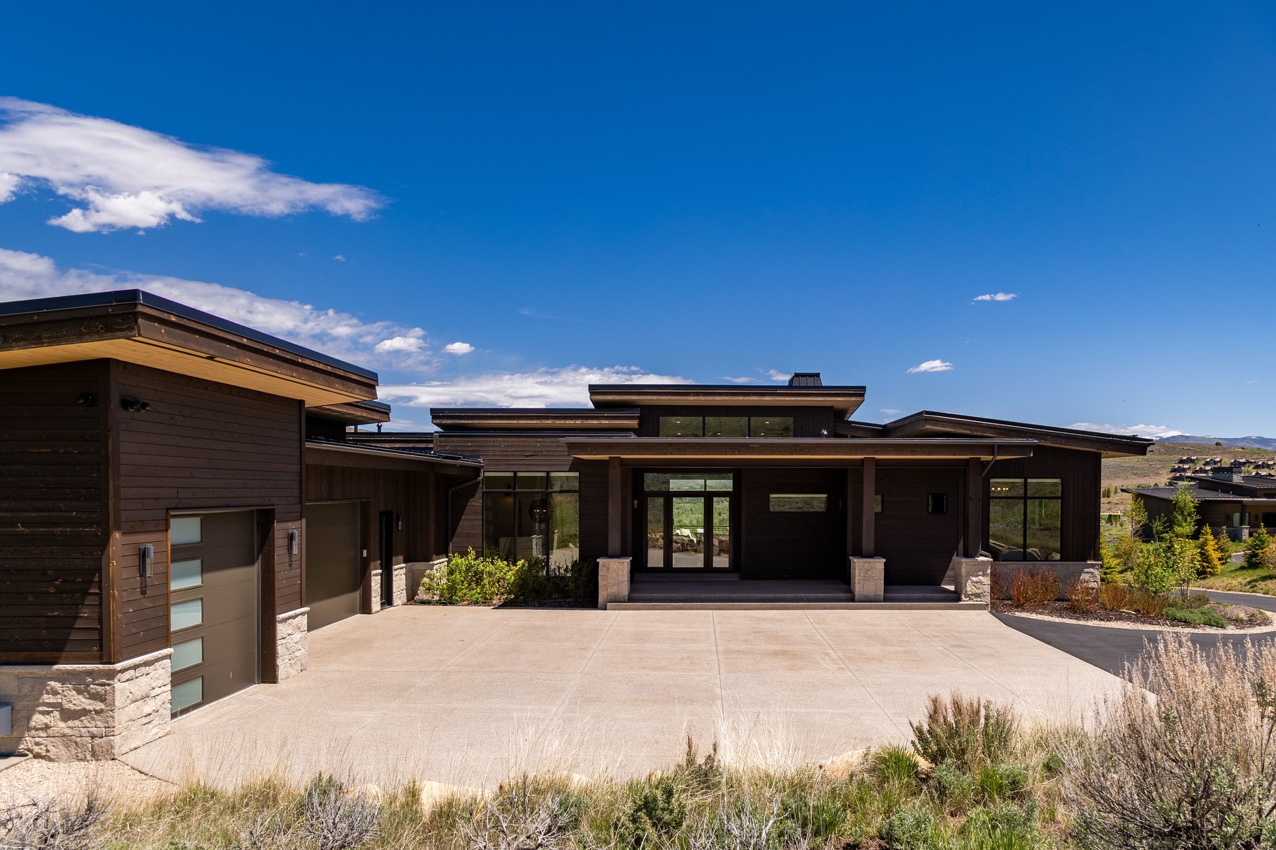  Beautiful Modern Custom Home with Rock Cliff Views at Victory Ranch - 物件實景