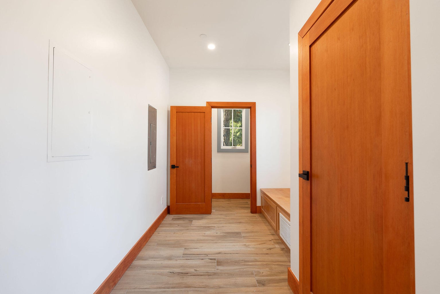 Idyllwild, California, 92549, United States, 3 Bedrooms Bedrooms, ,2 BathroomsBathrooms,Residential,For Sale,1974453