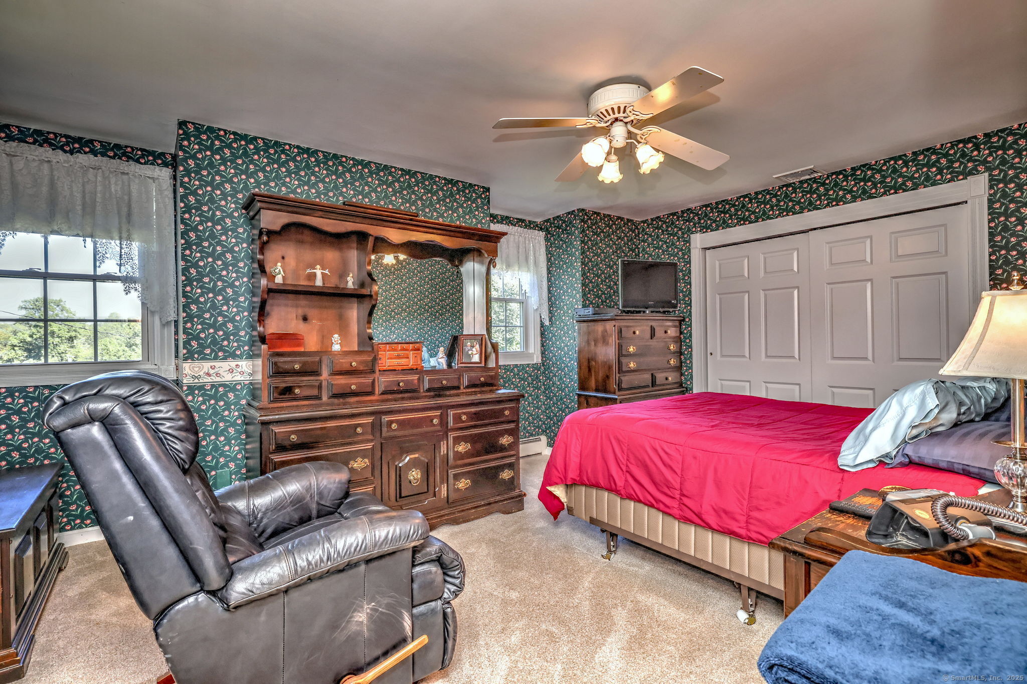 Milford, Connecticut, 06461, United States, 3 Bedrooms Bedrooms, ,3 BathroomsBathrooms,Residential,For Sale,1938642
