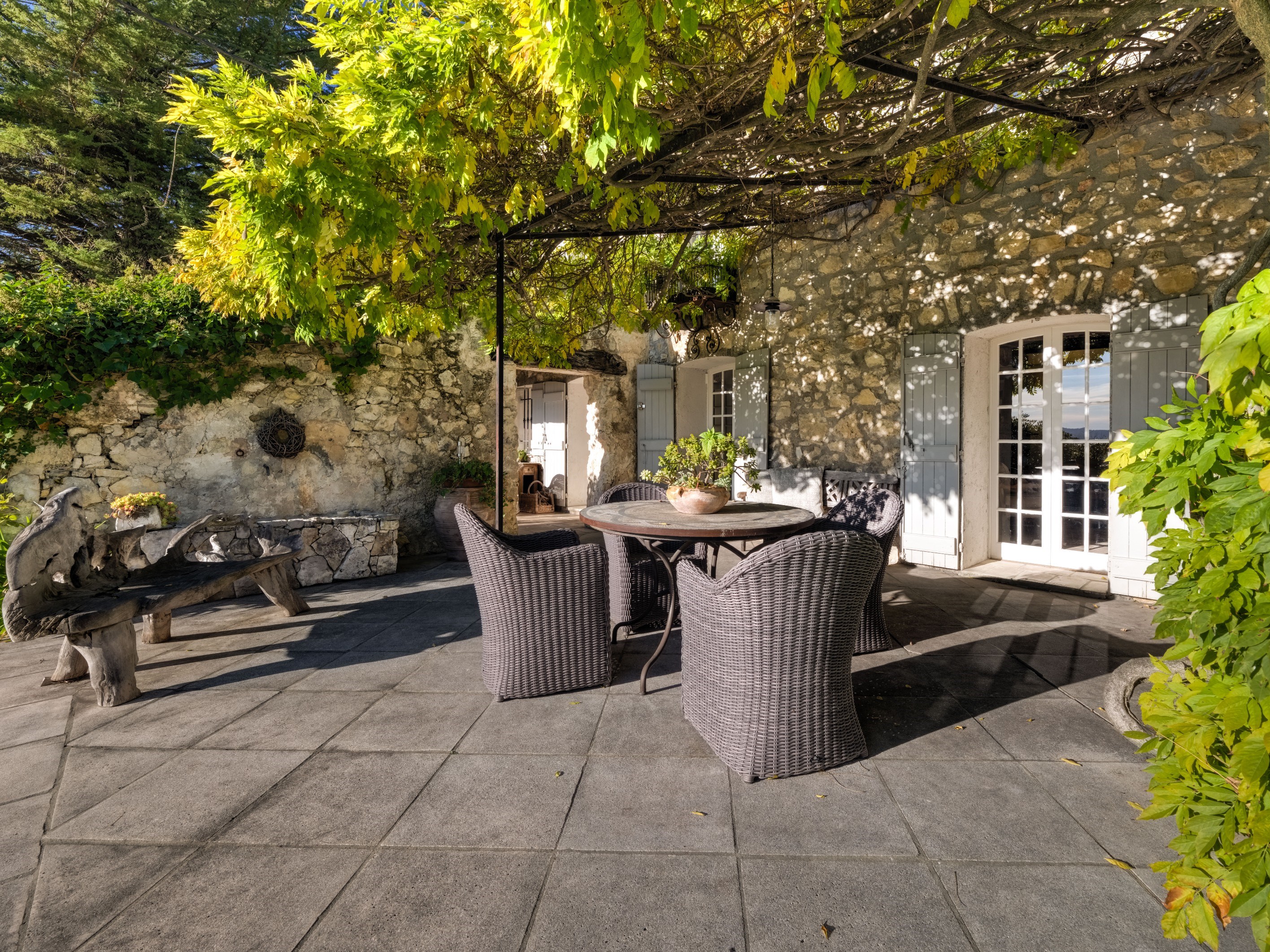  19th-century stone mas for sale, pool and guest house, provence côte d’azur - 物件實景