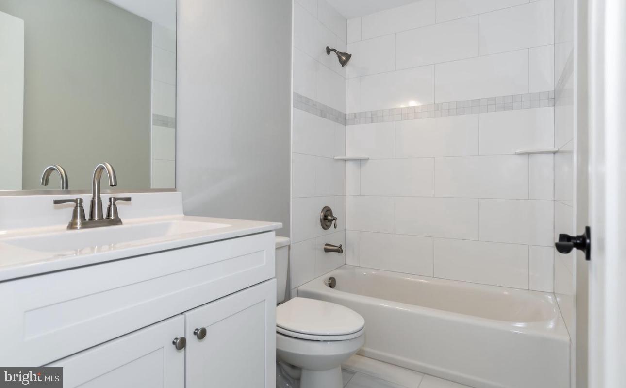 Centreville, Maryland, 21617, United States, 4 Bedrooms Bedrooms, ,4 BathroomsBathrooms,Residential,For Sale,1856014
