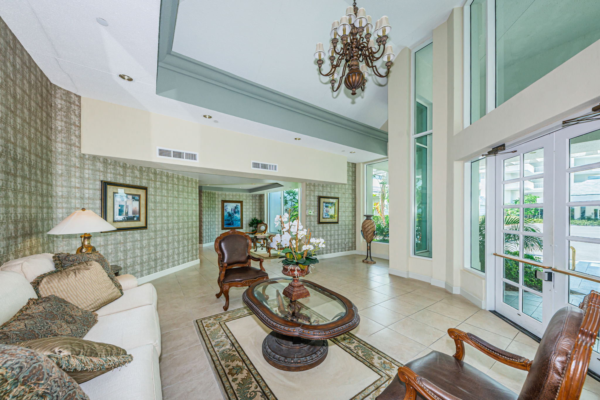 Belleair, Florida, 33756, United States, 2 Bedrooms Bedrooms, ,3 BathroomsBathrooms,Residential,For Sale,1979056