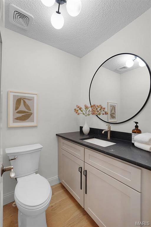 Ellisville, Missouri, 63011, United States, 4 Bedrooms Bedrooms, ,3 BathroomsBathrooms,Residential,For Sale,1989031