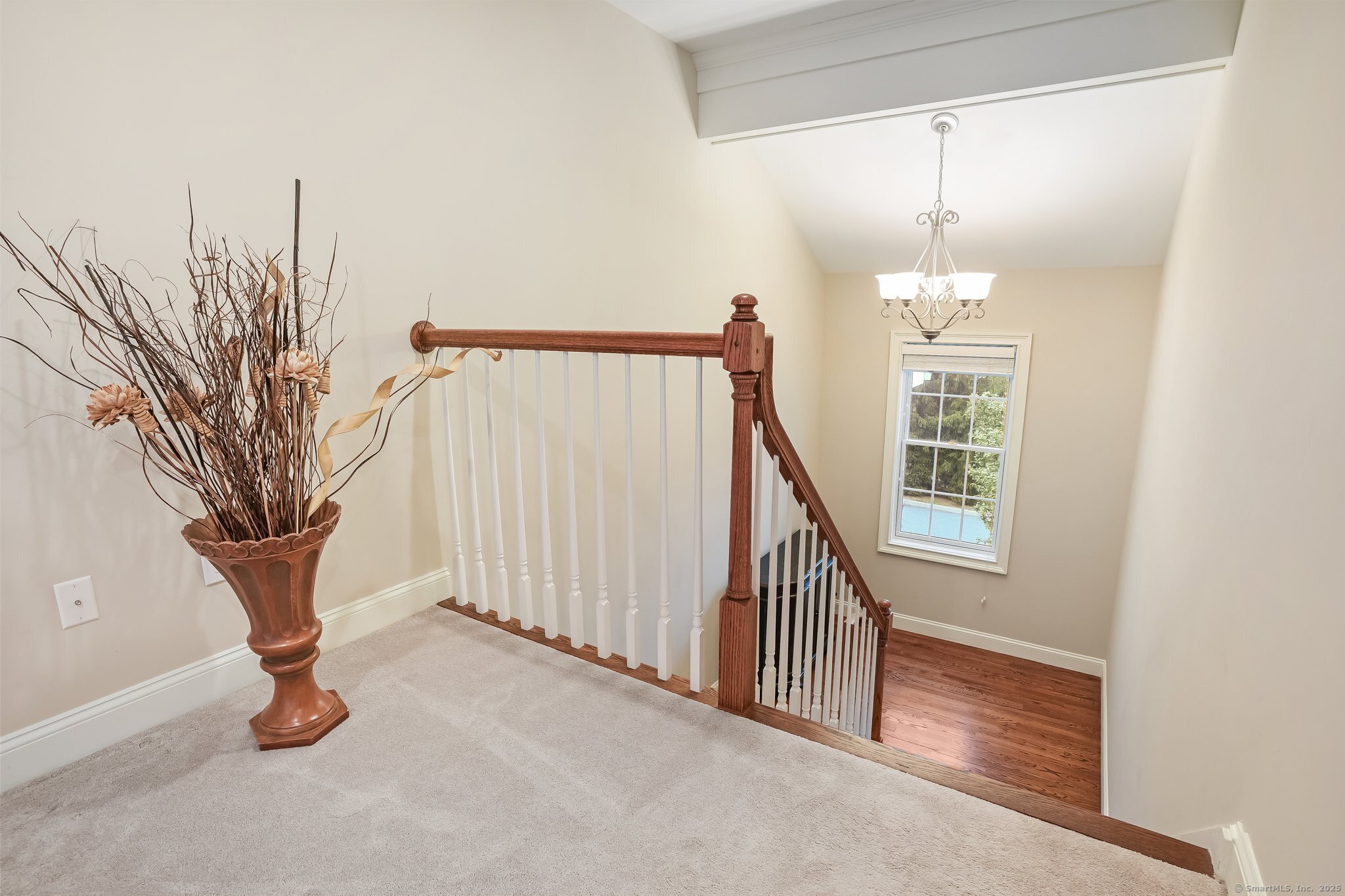 Brookfield, Connecticut, 06804, United States, 2 Bedrooms Bedrooms, ,4 BathroomsBathrooms,Residential,For Sale,1890460