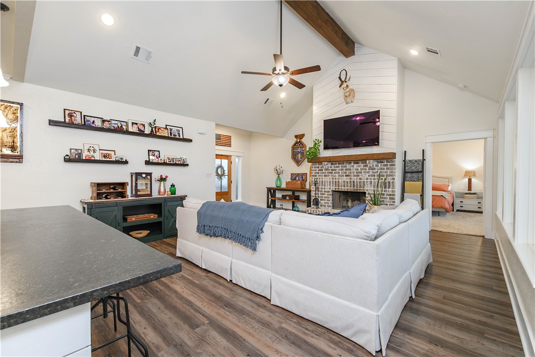 Iola, Texas, 77861-4460, United States, 3 Bedrooms Bedrooms, ,2 BathroomsBathrooms,Residential,For Sale,2000073