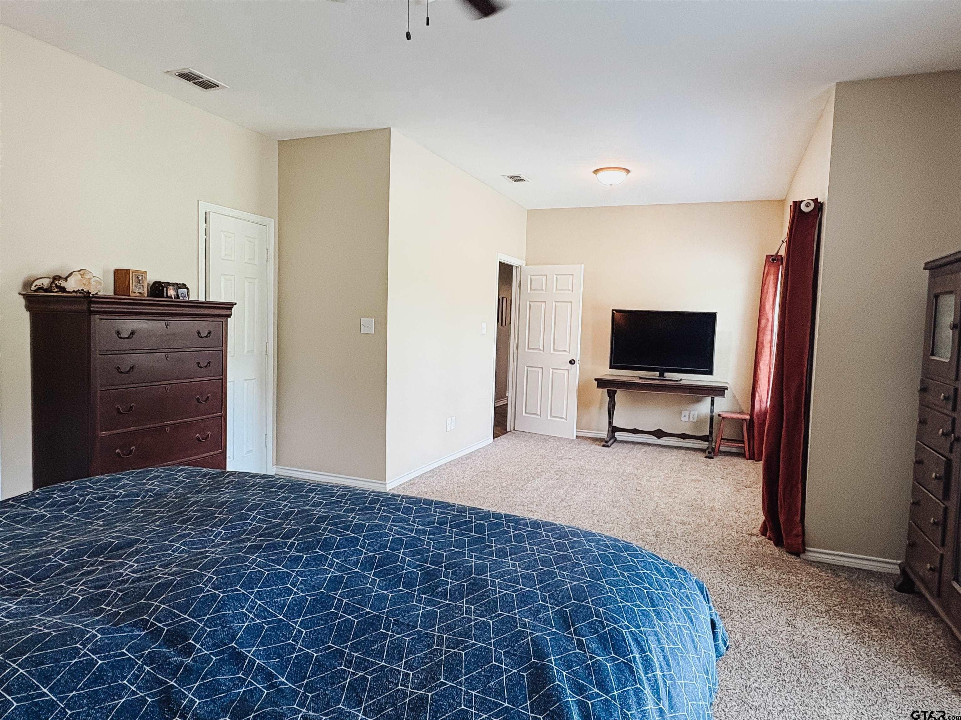 Pittsburg, Texas, 75686, United States, 4 Bedrooms Bedrooms, ,3 BathroomsBathrooms,Residential,For Sale,1900555