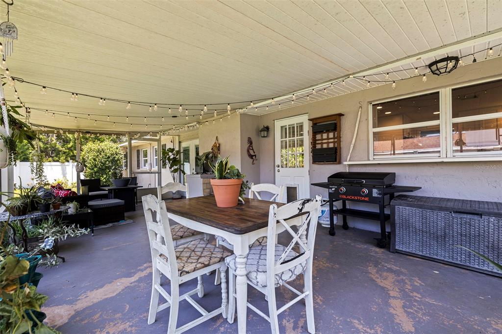 St Petersburg, Florida, 33712, United States, 3 Bedrooms Bedrooms, ,2 BathroomsBathrooms,Residential,For Sale,1907287
