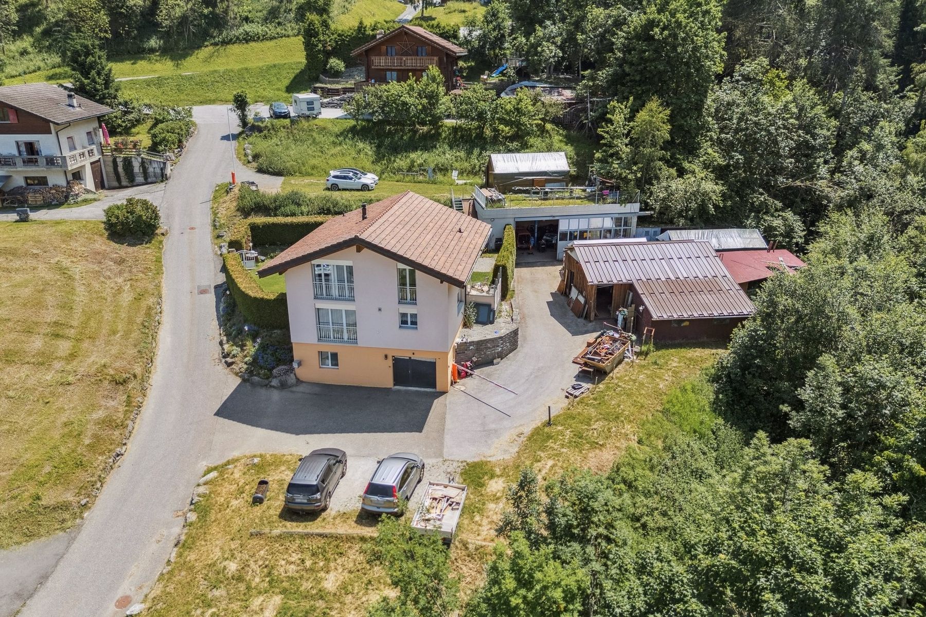  Large property with garages and workshops 10 minutes from Sion - 物件實景
