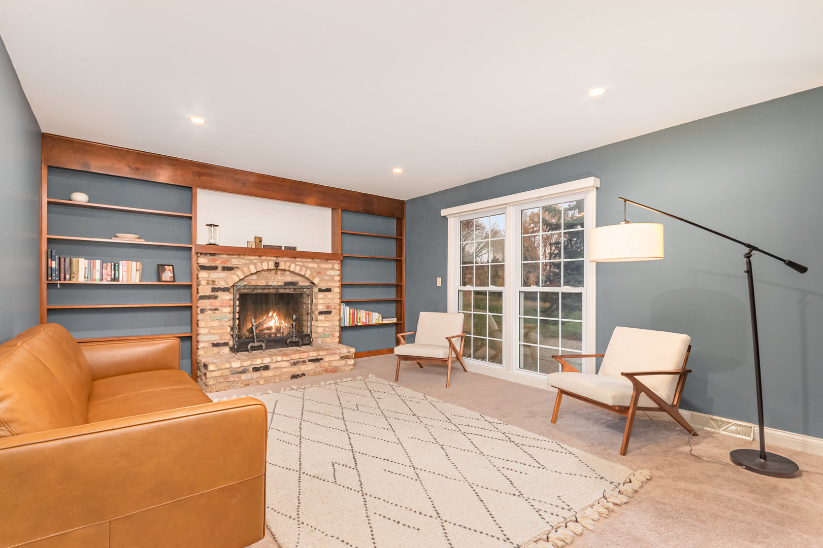 Naperville, Illinois, 60563, United States, 4 Bedrooms Bedrooms, ,3 BathroomsBathrooms,Residential,For Sale,1996780