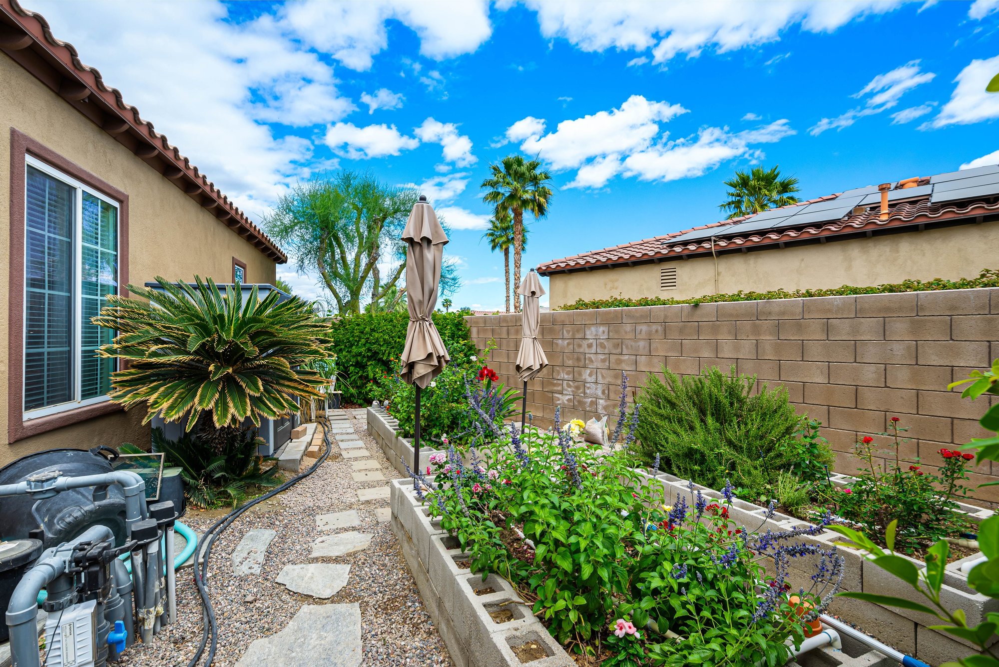  Sunshine, Fairways, Pool, and Mountain Views - 物件實景