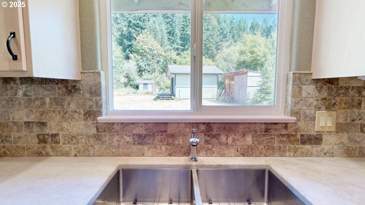 Gold Beach, Oregon, 97444, United States, 4 Bedrooms Bedrooms, ,3 BathroomsBathrooms,Residential,For Sale,1978600