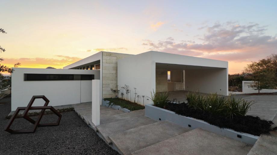 Club de Golf, Morelia, Michoacán de Ocampo, 58254, Mexico, 3 Bedrooms Bedrooms, ,3 BathroomsBathrooms,Residential,For Sale,Club de Golf,1442769