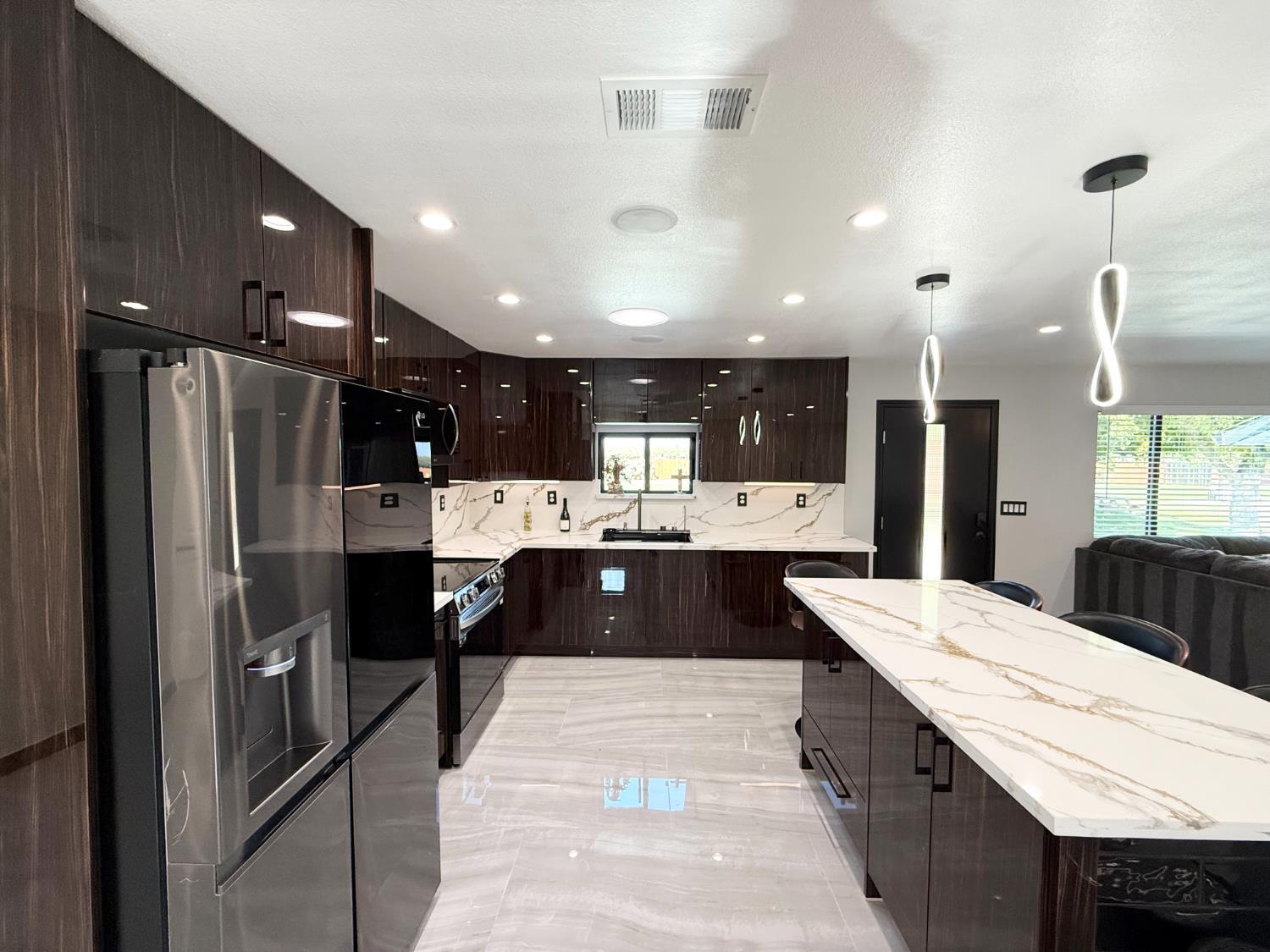 Chowchilla, California, 93610, United States, 3 Bedrooms Bedrooms, ,2 BathroomsBathrooms,Residential,For Sale,1993828