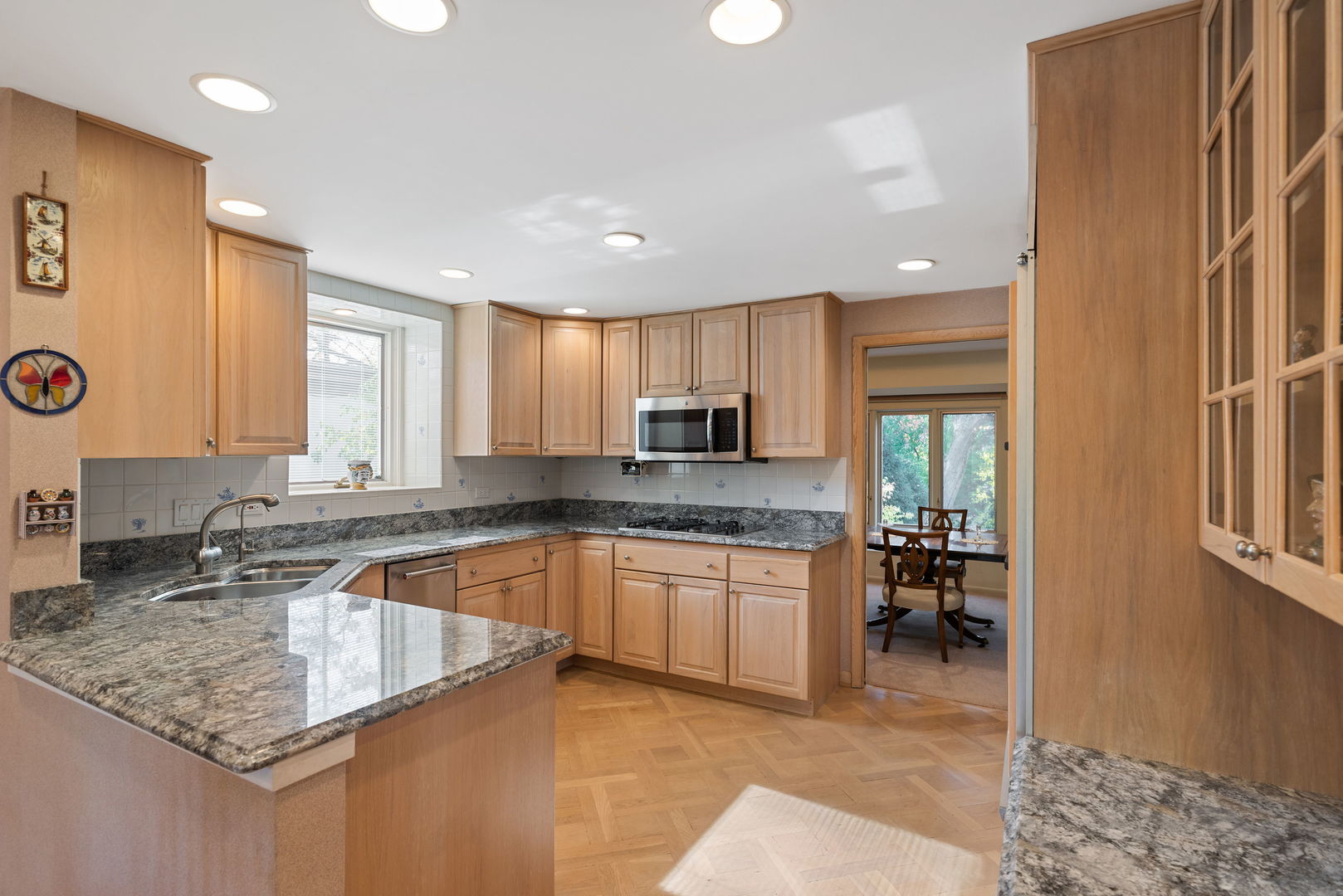 Highland Park, Illinois, 60035, United States, 4 Bedrooms Bedrooms, ,3 BathroomsBathrooms,Residential,For Sale,1989045