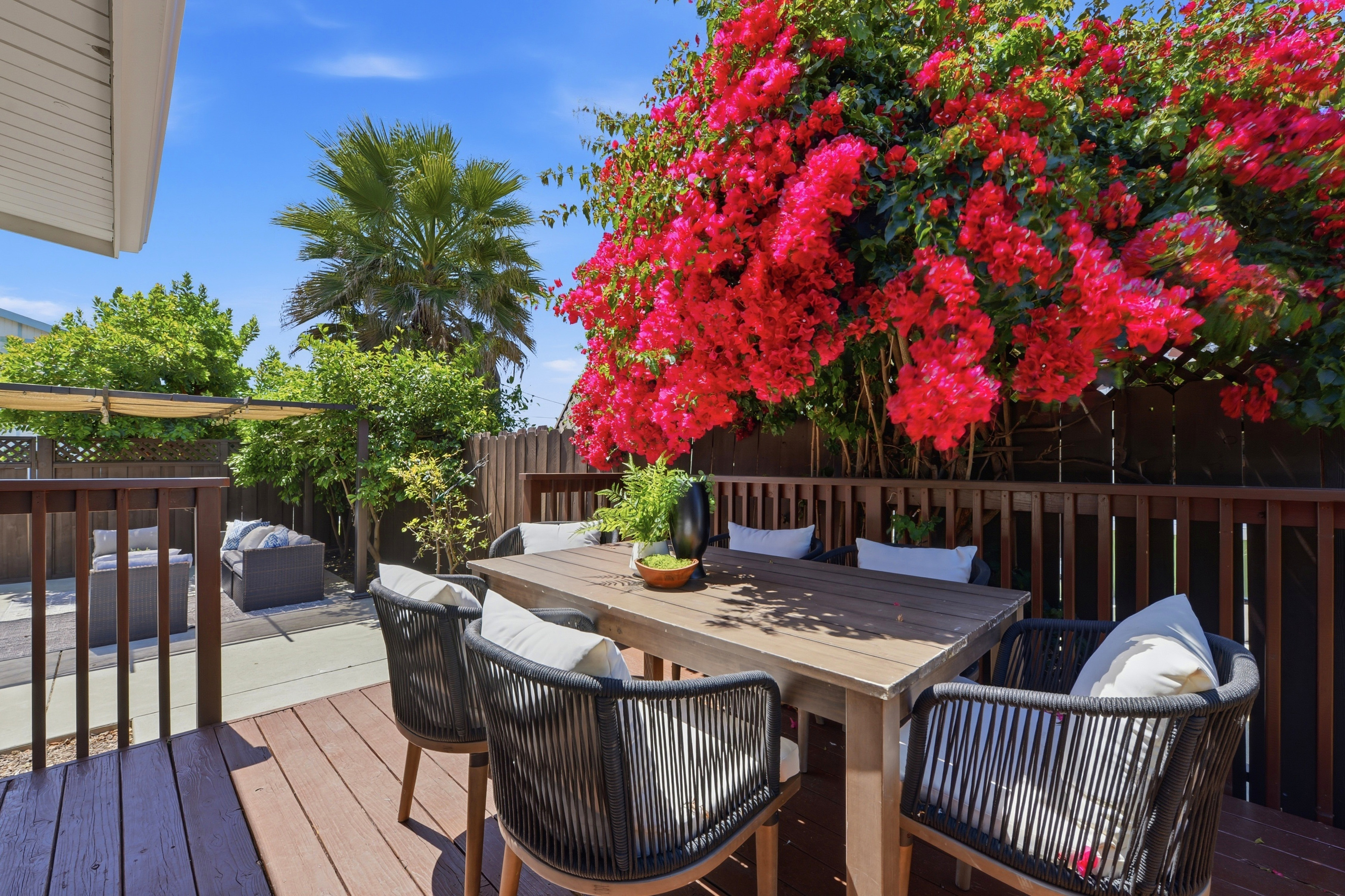  Beautifully Updated Home for an Indoor/Outdoor Lifestyle - 物件實景