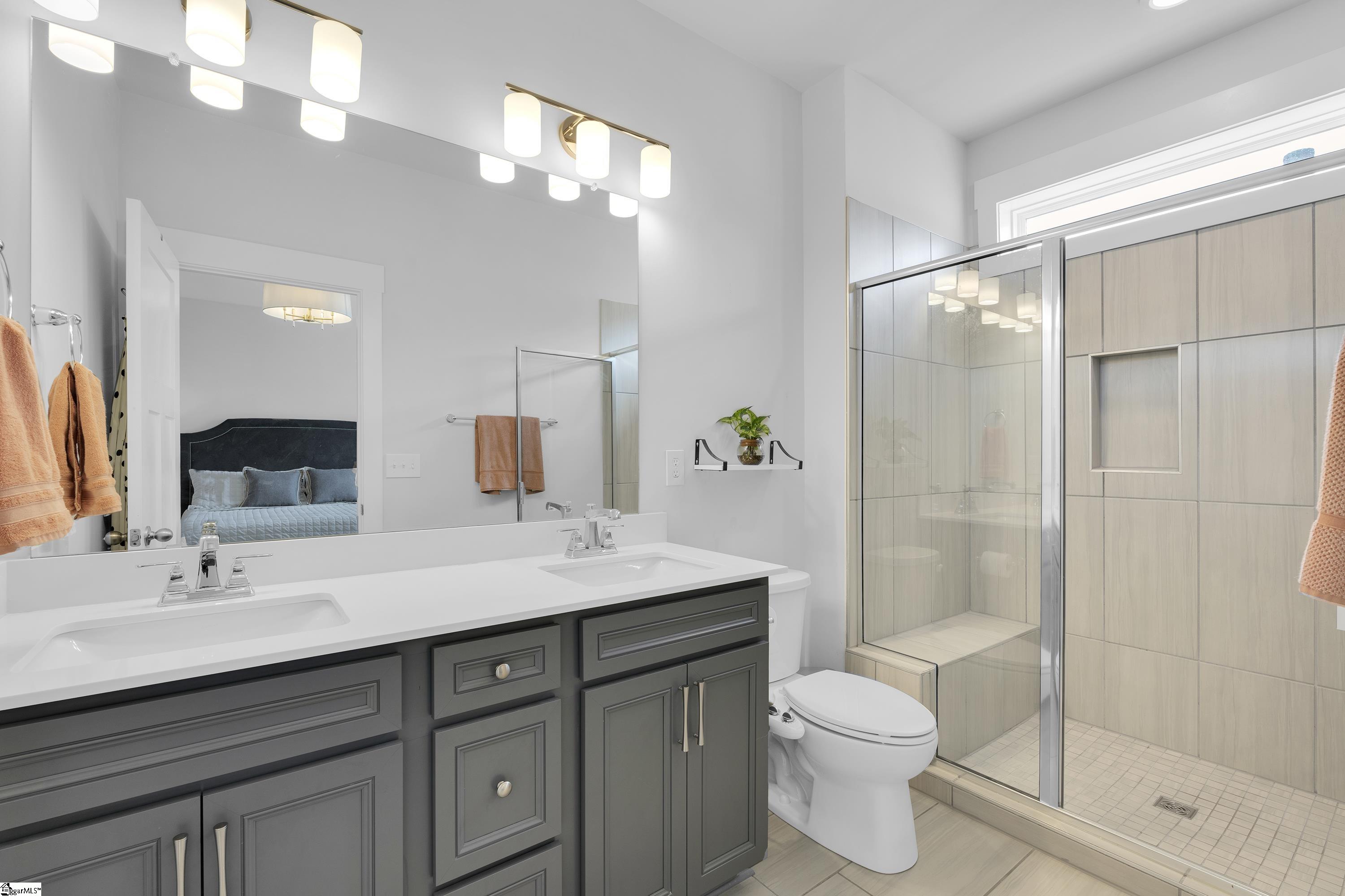 Greenville, South Carolina, 29605, United States, 3 Bedrooms Bedrooms, ,4 BathroomsBathrooms,Residential,For Sale,1999610