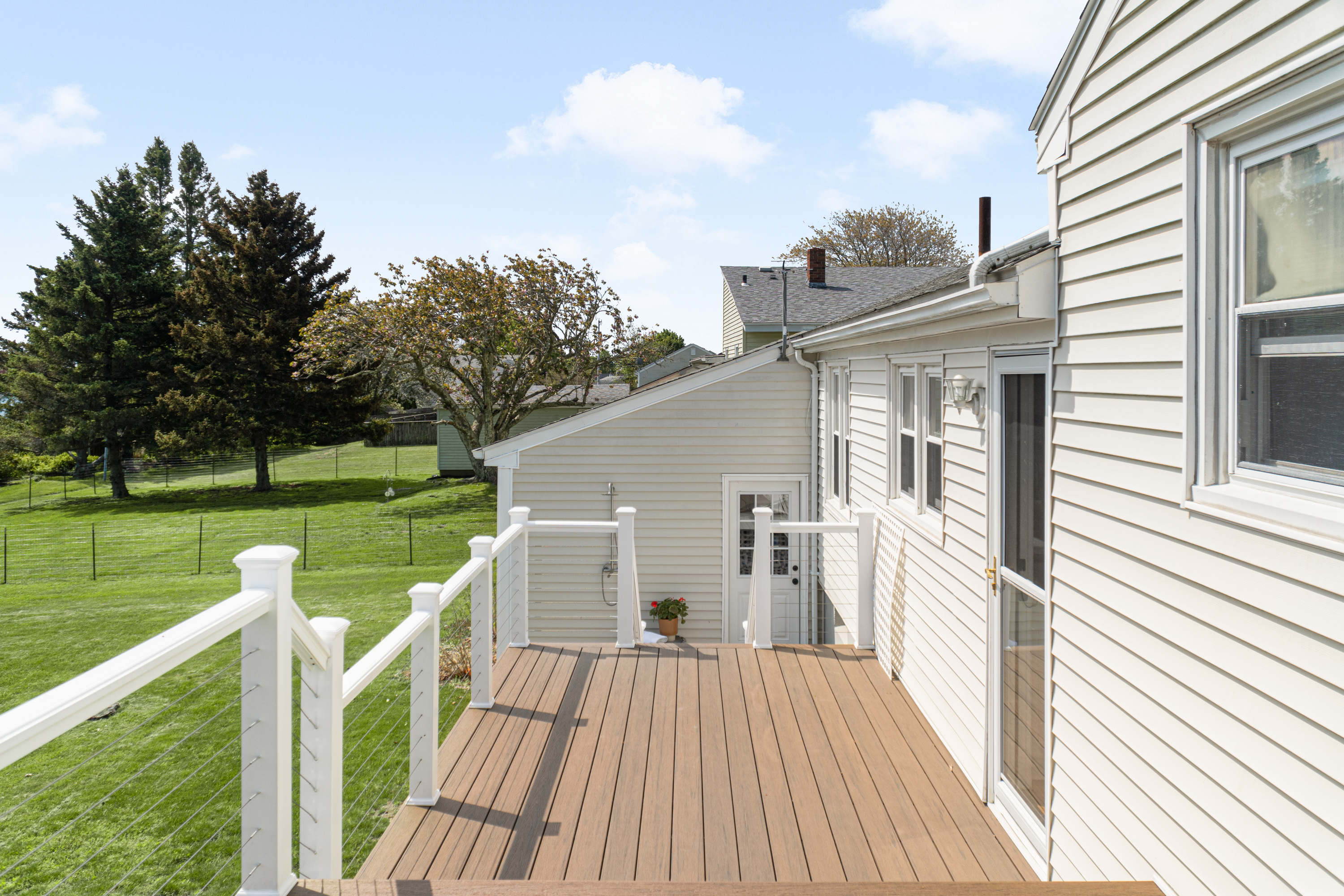  Sunny, Single Level By the Beaches - 物件實景