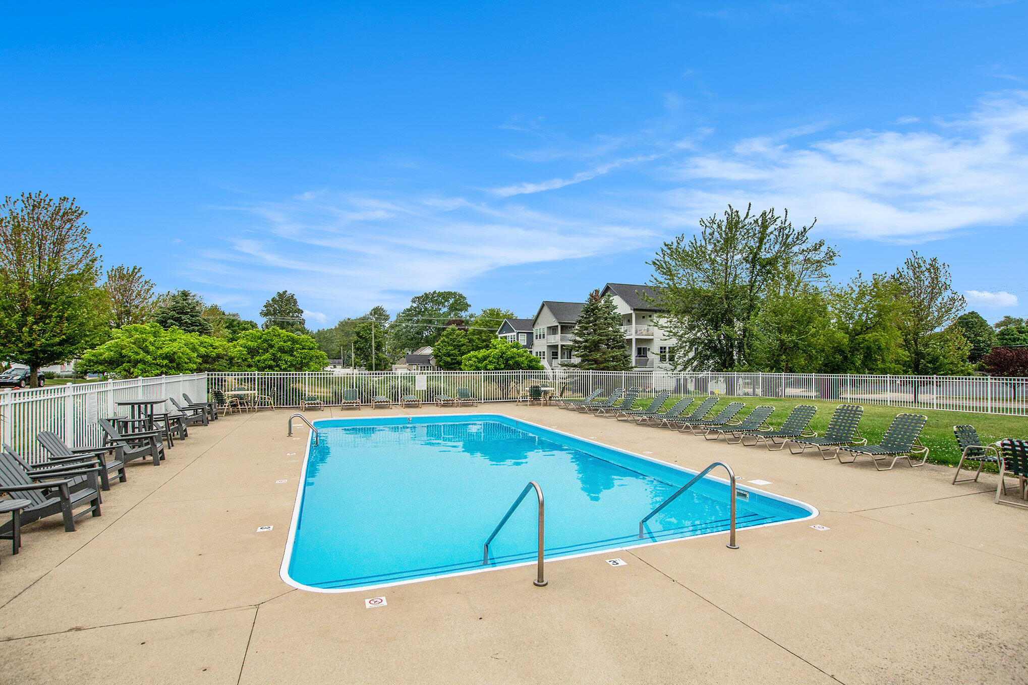 South Haven, Michigan, 49090, United States, 4 Bedrooms Bedrooms, ,3 BathroomsBathrooms,Residential,For Sale,1863775
