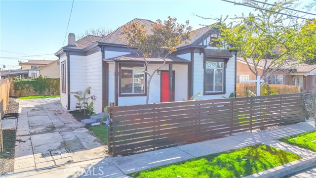Los Angeles, California, 90044, United States, 3 Bedrooms Bedrooms, ,2 BathroomsBathrooms,Residential,For Sale,1887629