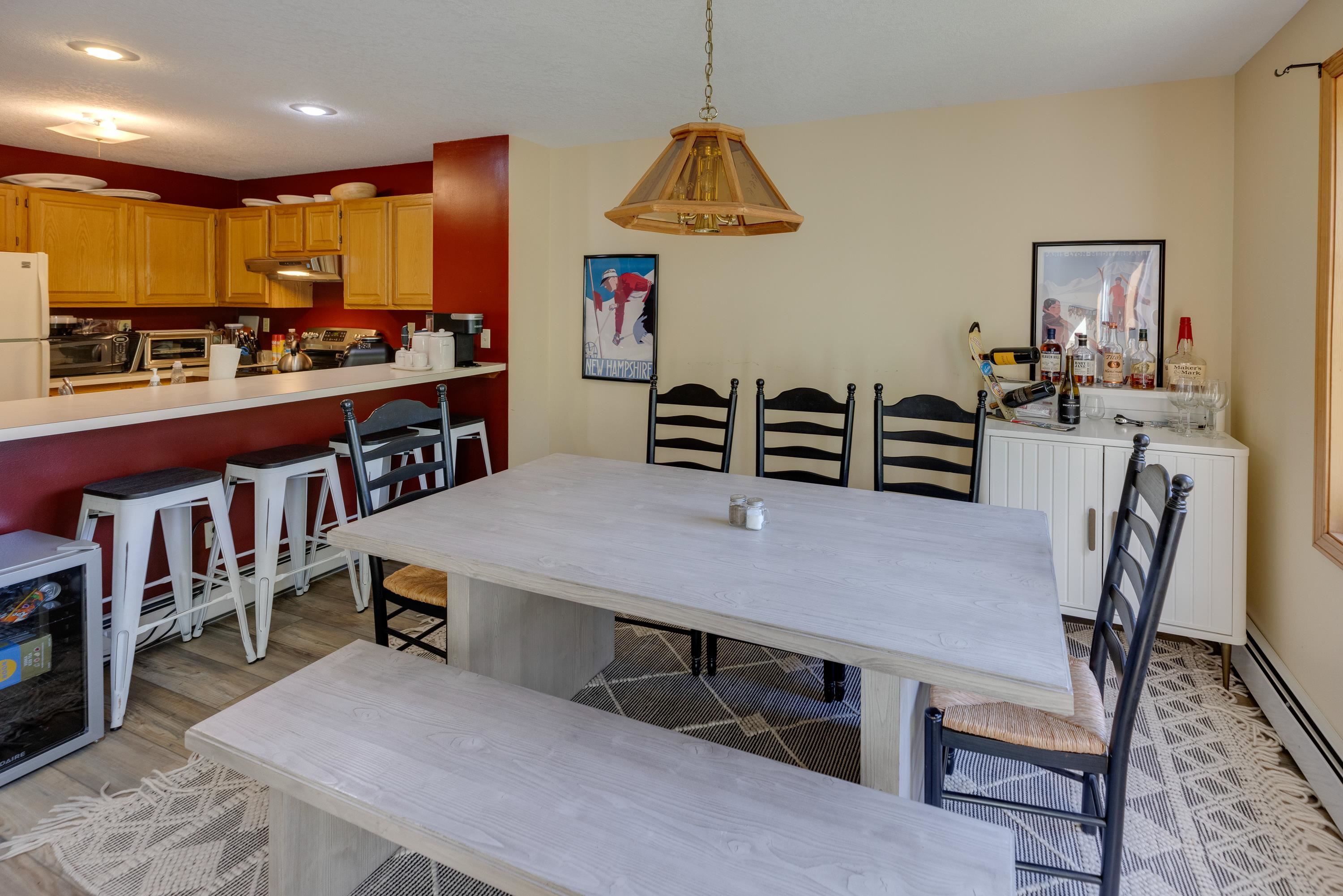 Lincoln, New Hampshire, 03251, United States, 4 Bedrooms Bedrooms, ,4 BathroomsBathrooms,Residential,For Sale,1991749