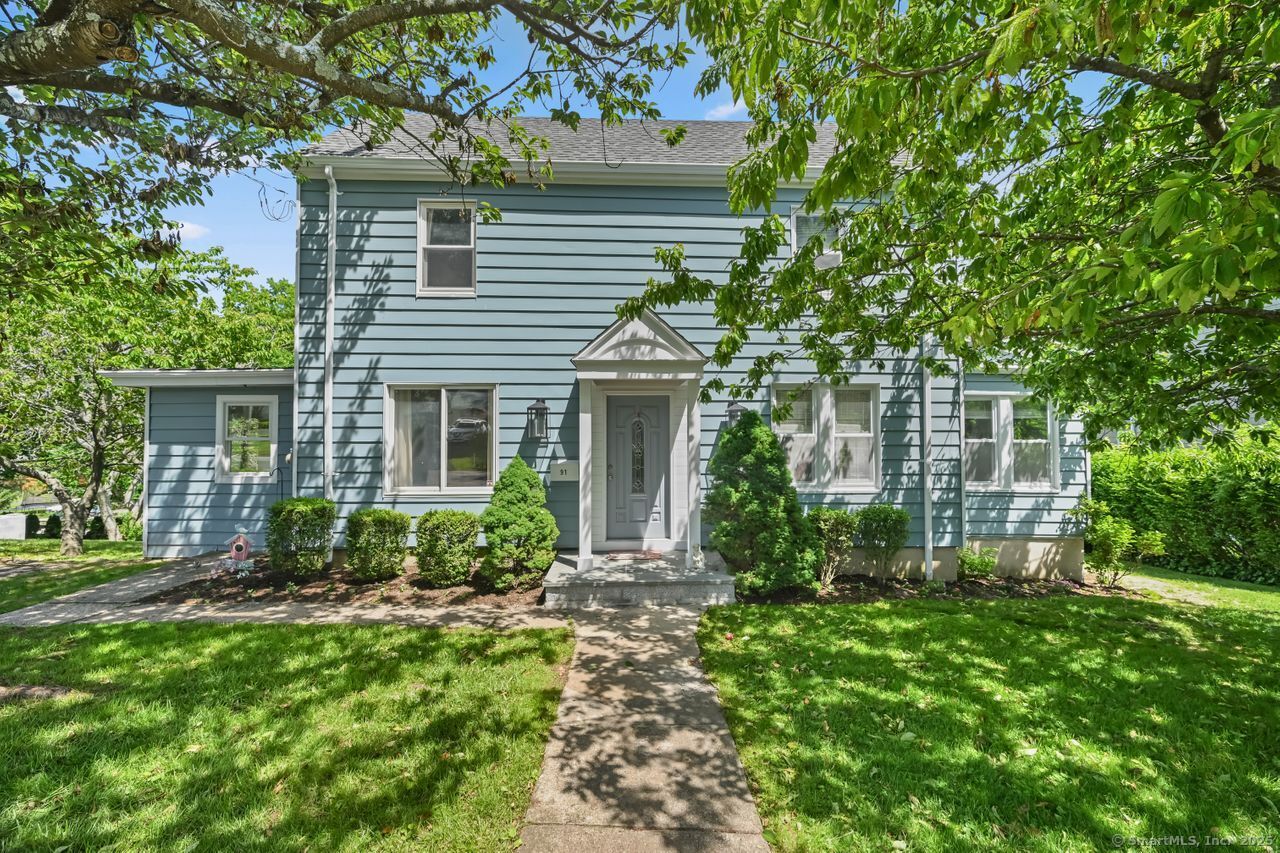 Stamford, Connecticut, 06902, United States, 3 Bedrooms Bedrooms, ,2 BathroomsBathrooms,Residential,For Sale,1837924