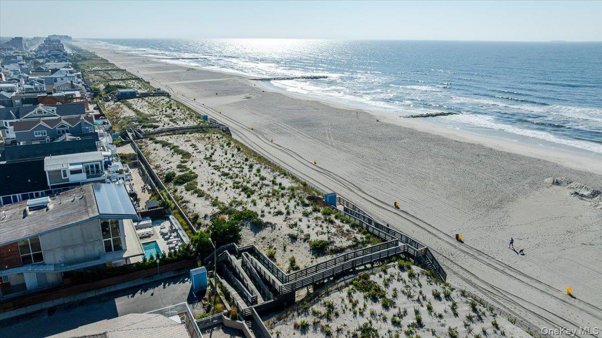 Long Beach, New York, 11561, United States, 3 Bedrooms Bedrooms, ,2 BathroomsBathrooms,Residential,For Sale,1991269